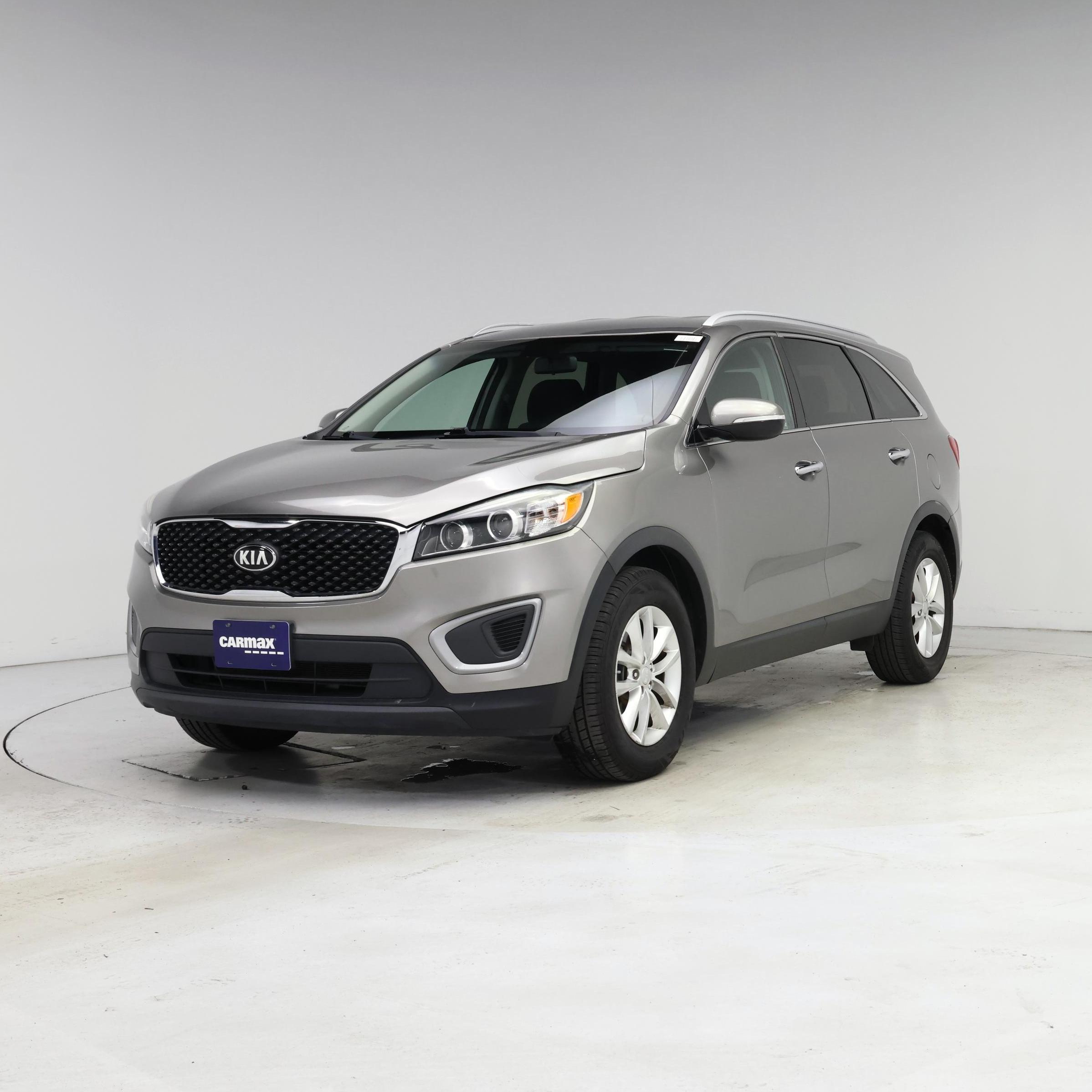 Thumbnail: 2017 Kia Sorento - 4