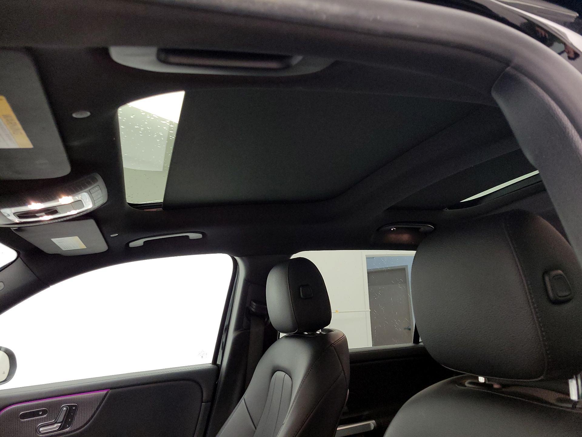 Thumbnail: 2023 Mercedes-Benz GLB - 19