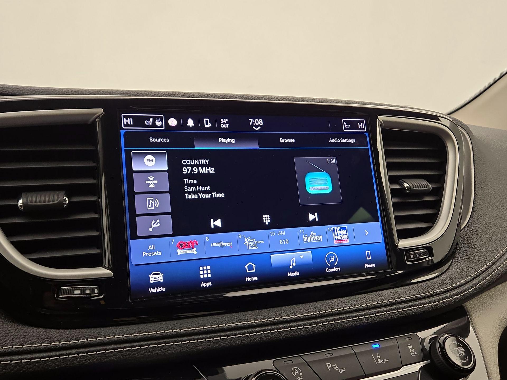 Thumbnail: 2023 Chrysler Pacifica - 15