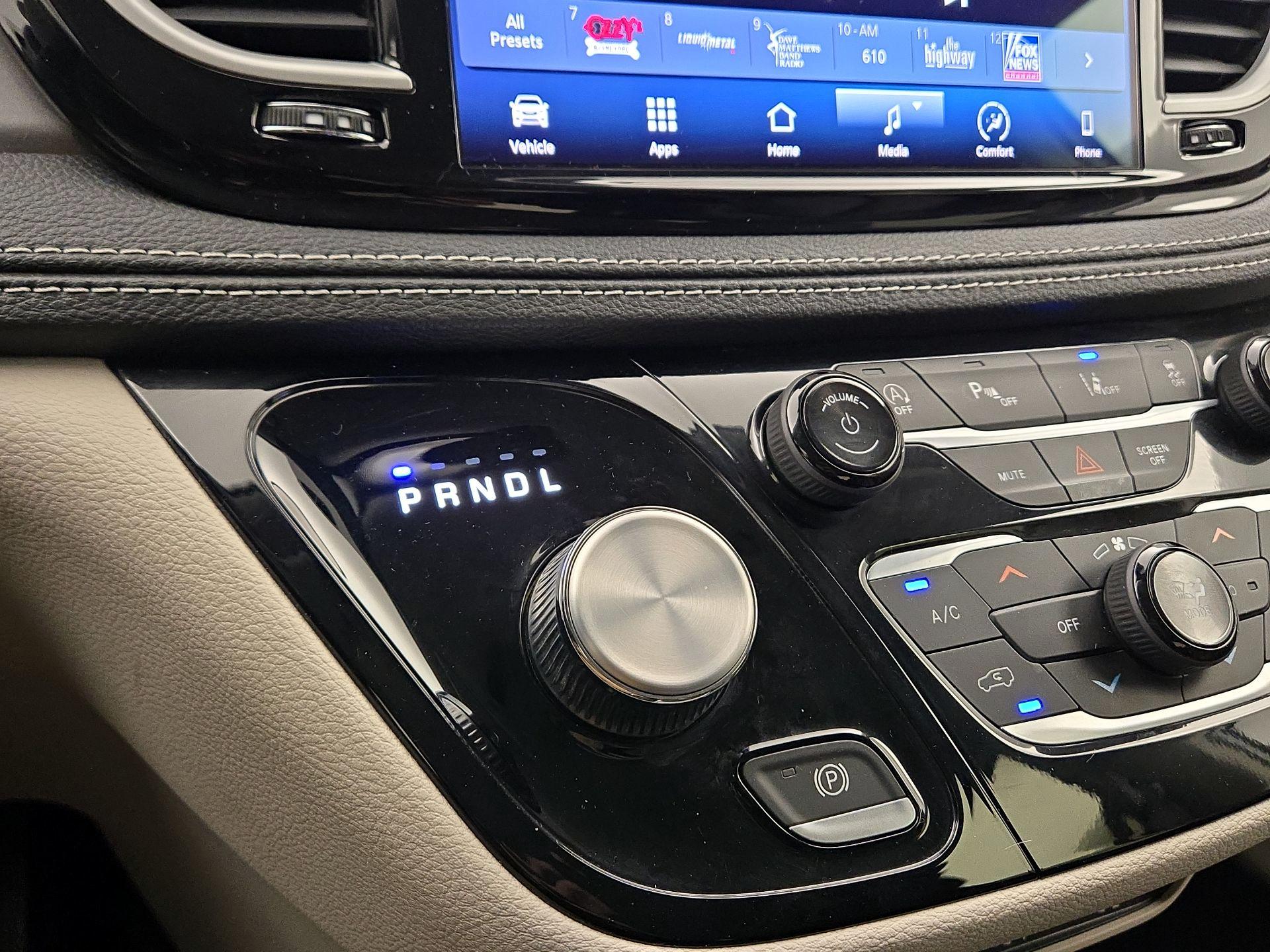 Thumbnail: 2023 Chrysler Pacifica - 17