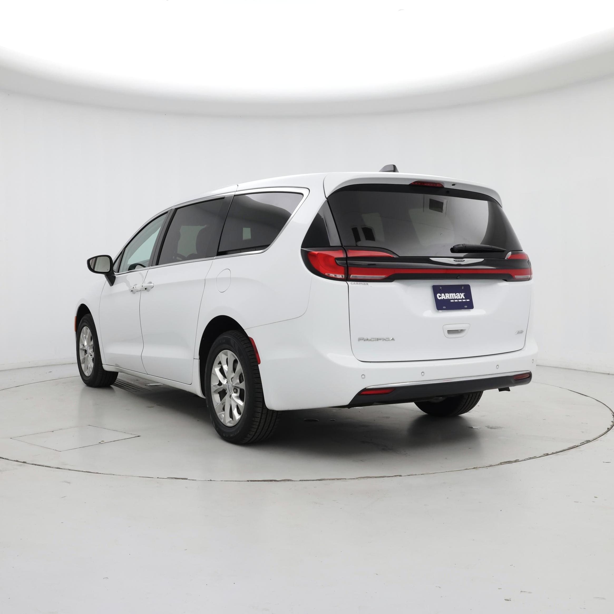 Thumbnail: 2023 Chrysler Pacifica - 2