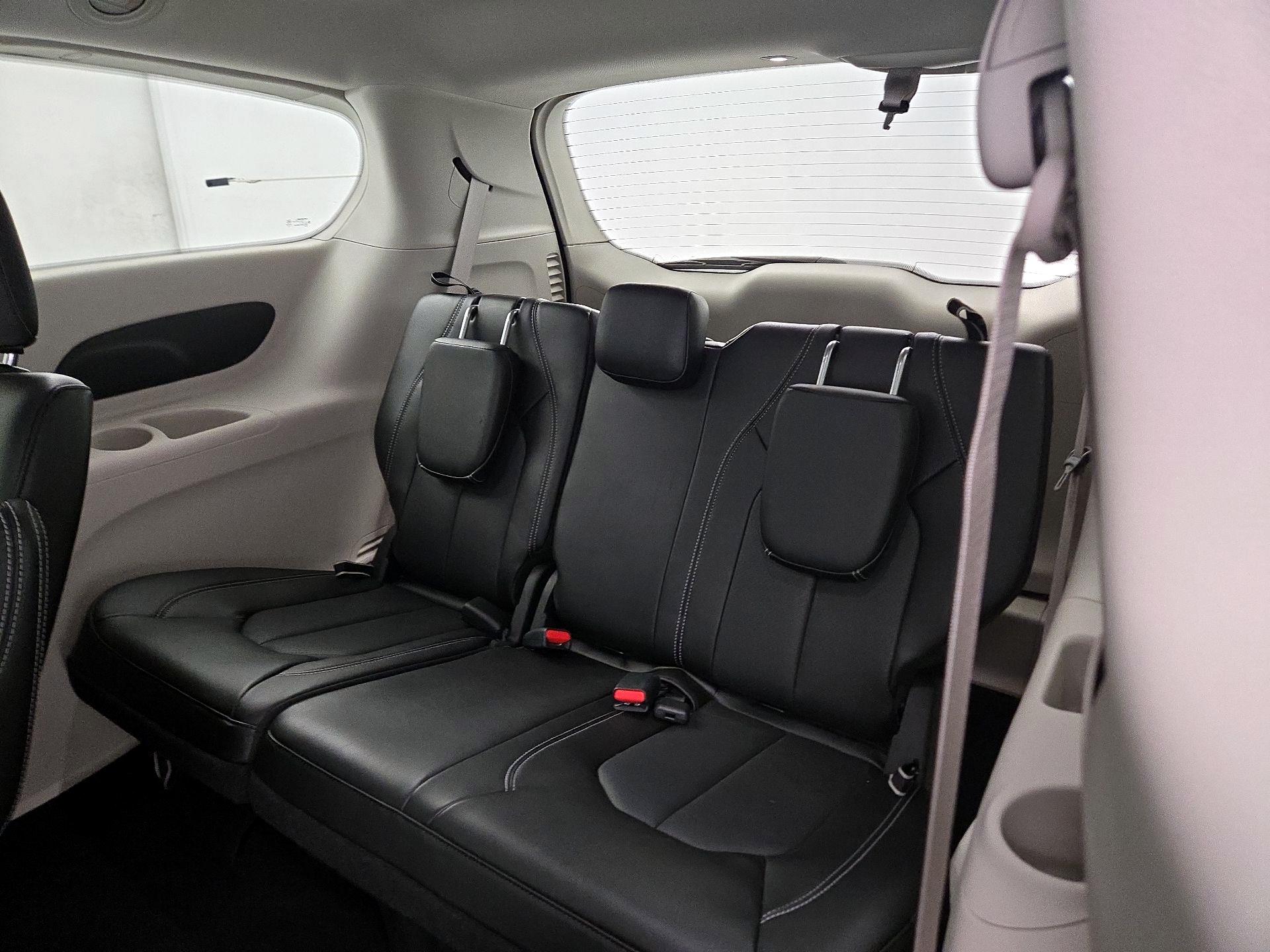 Thumbnail: 2023 Chrysler Pacifica - 20