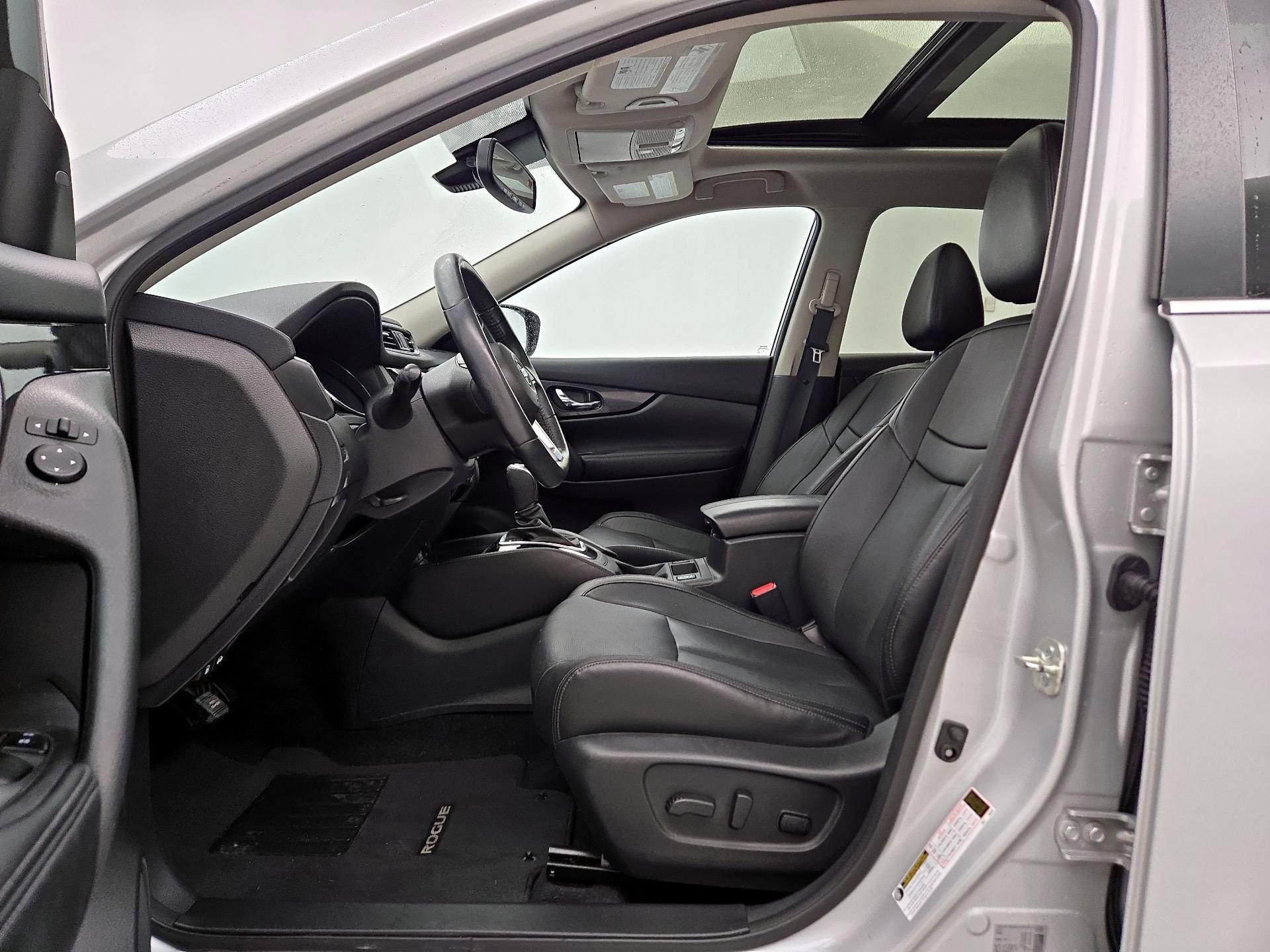 Thumbnail: 2017 Nissan Rogue - 11