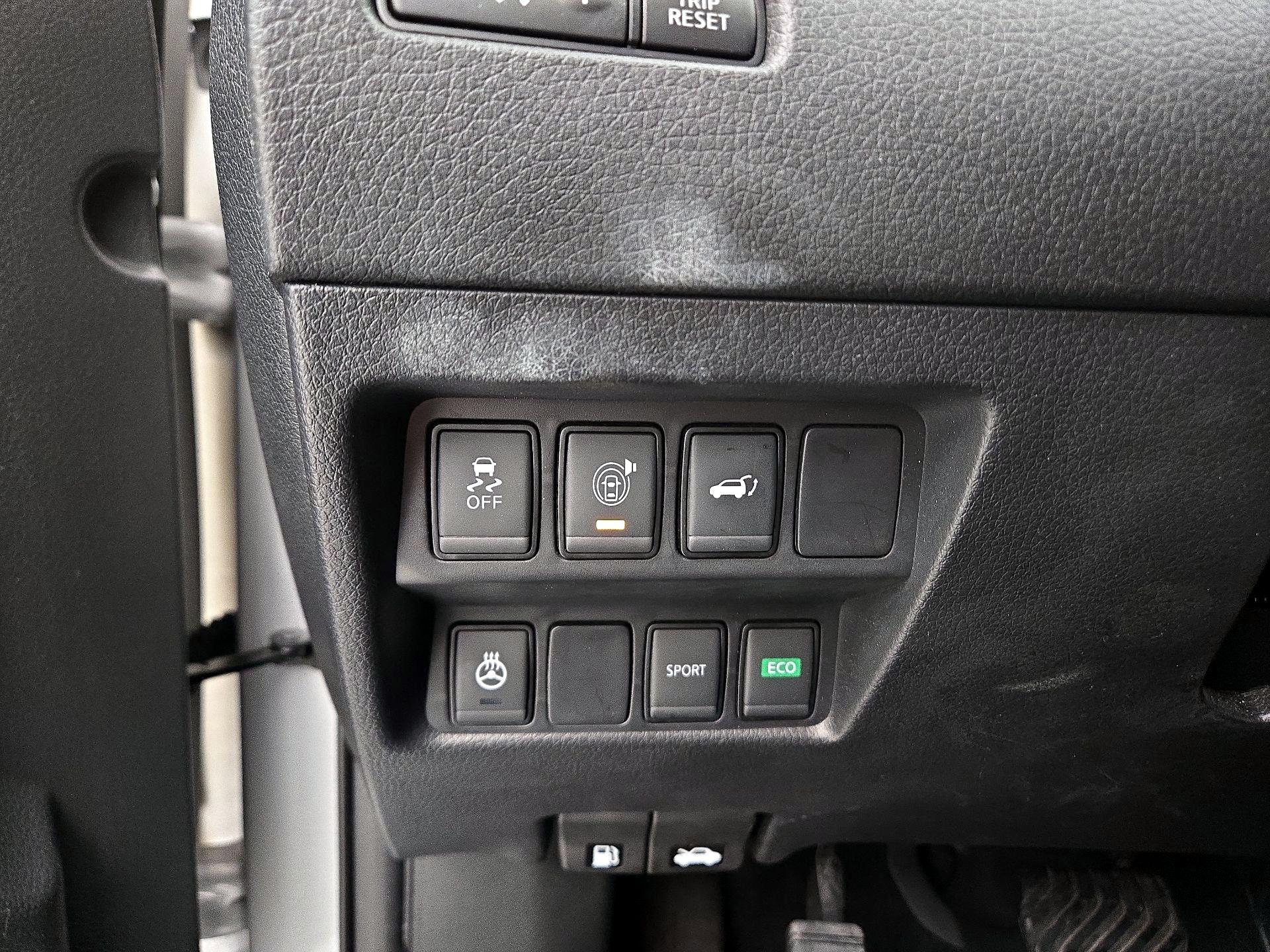 Thumbnail: 2017 Nissan Rogue - 13