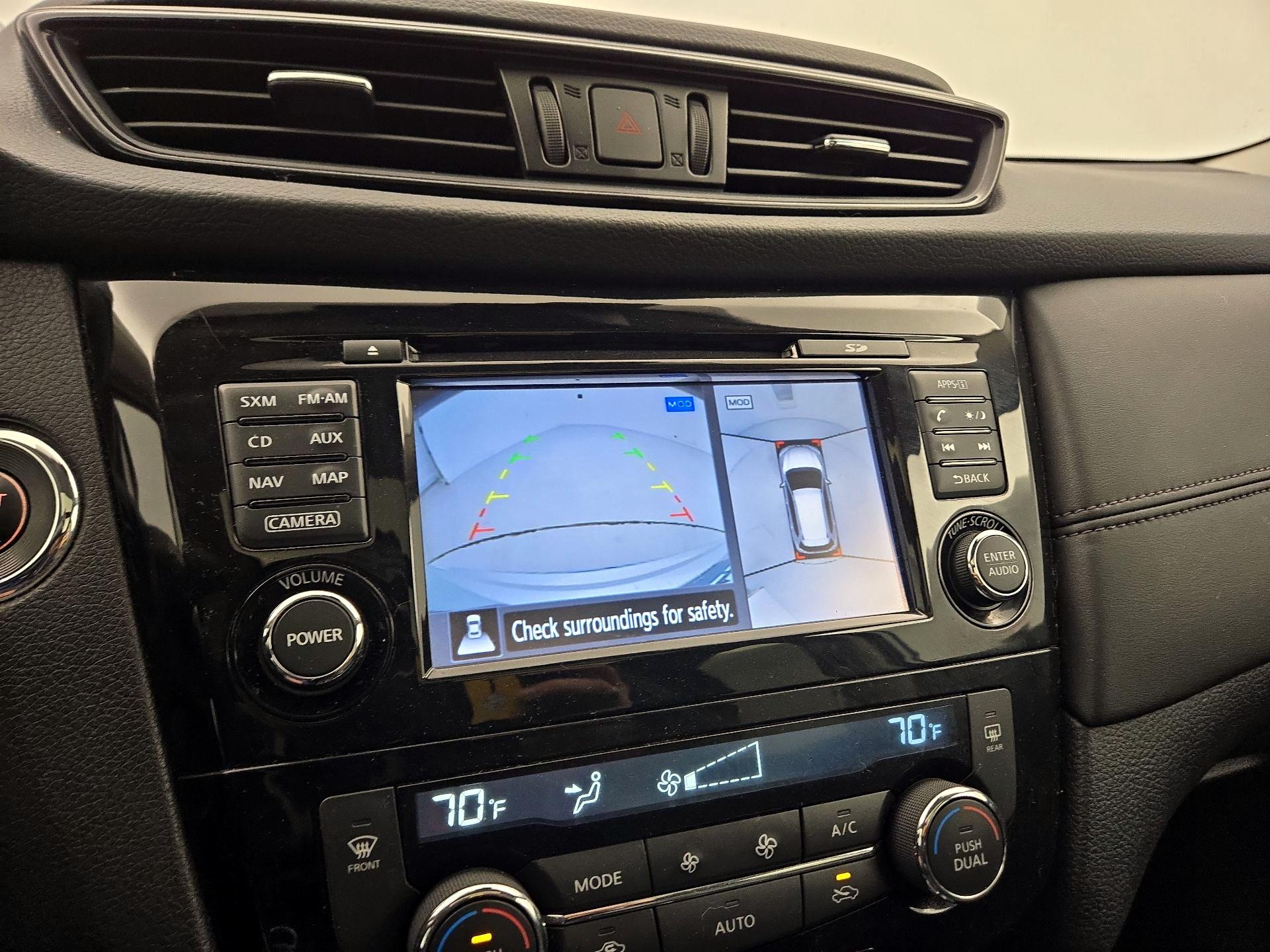 Thumbnail: 2017 Nissan Rogue - 15