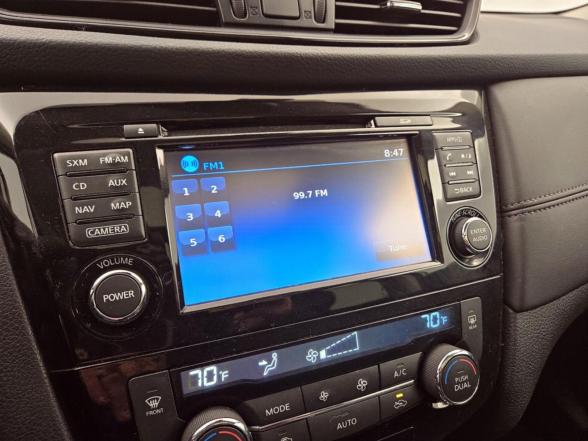 Thumbnail: 2017 Nissan Rogue - 16