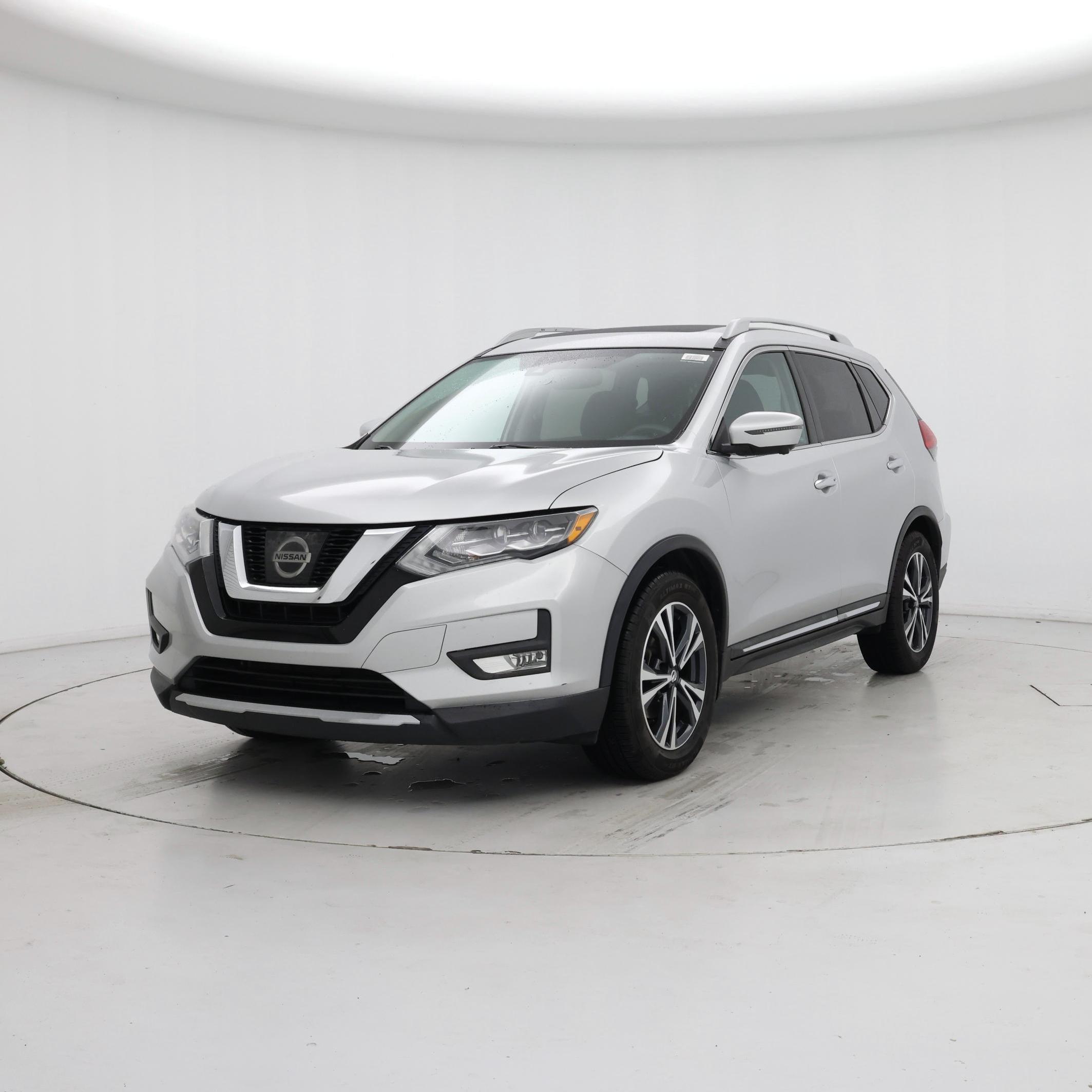 Thumbnail: 2017 Nissan Rogue - 4