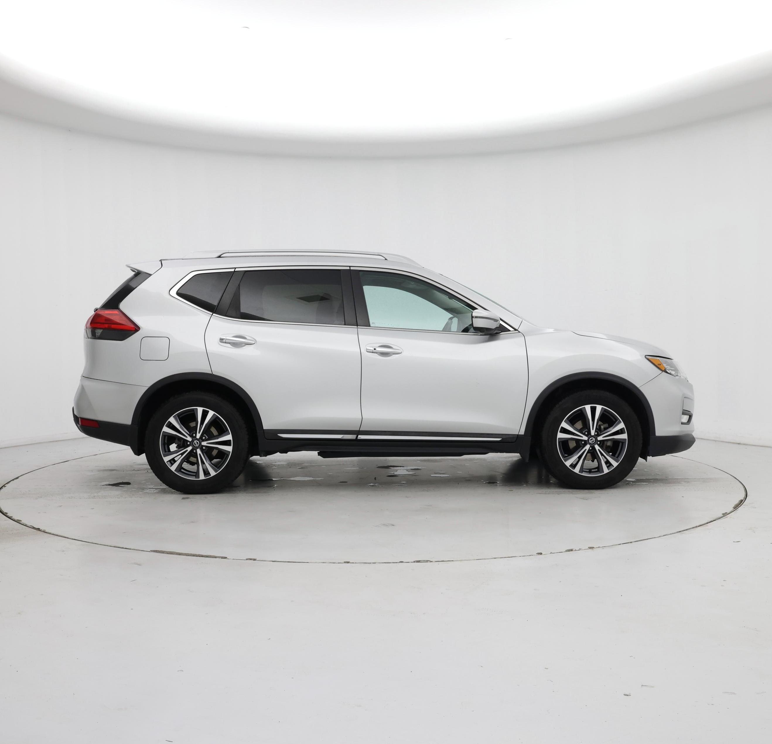 Thumbnail: 2017 Nissan Rogue - 7