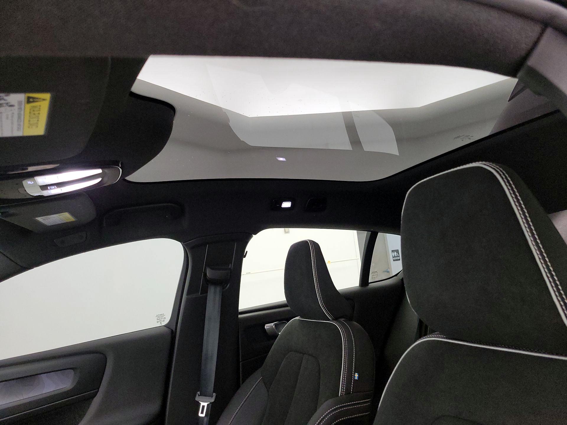 Thumbnail: 2023 Volvo C40 - 20