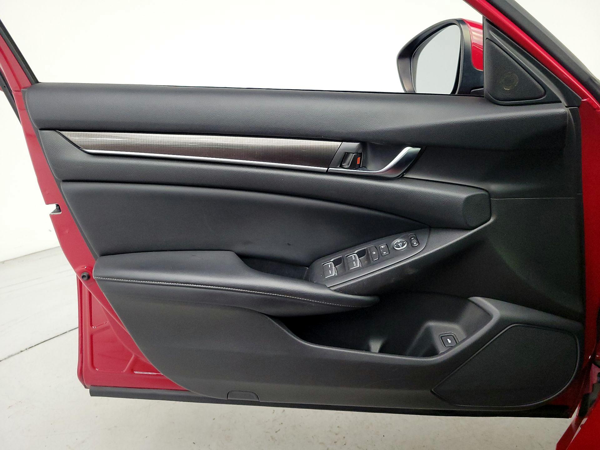 Thumbnail: 2018 Honda Accord - 12