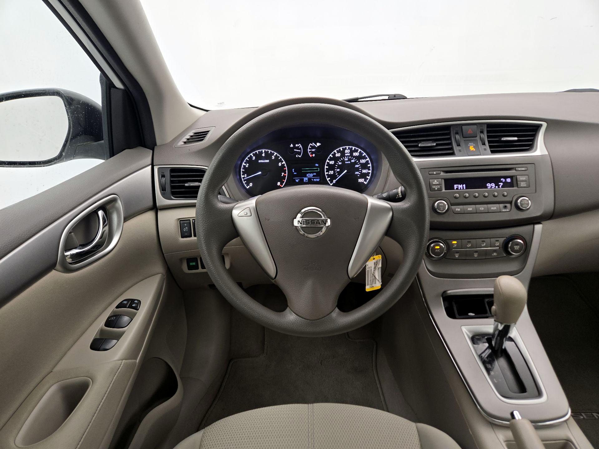 Thumbnail: 2014 Nissan Sentra - 10