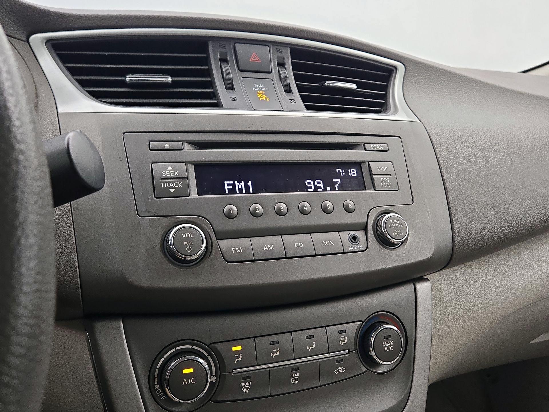 Thumbnail: 2014 Nissan Sentra - 14