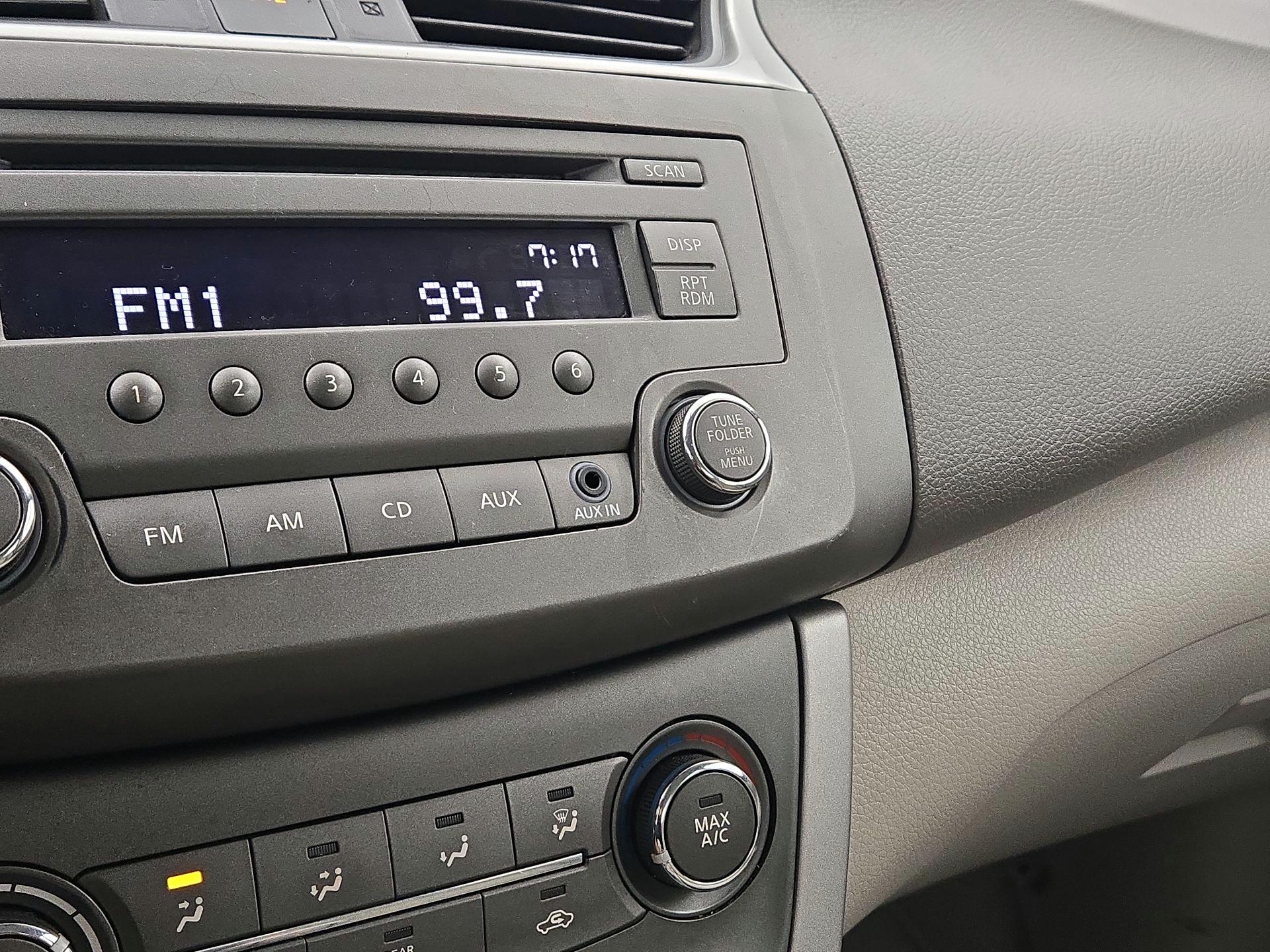 Thumbnail: 2014 Nissan Sentra - 17