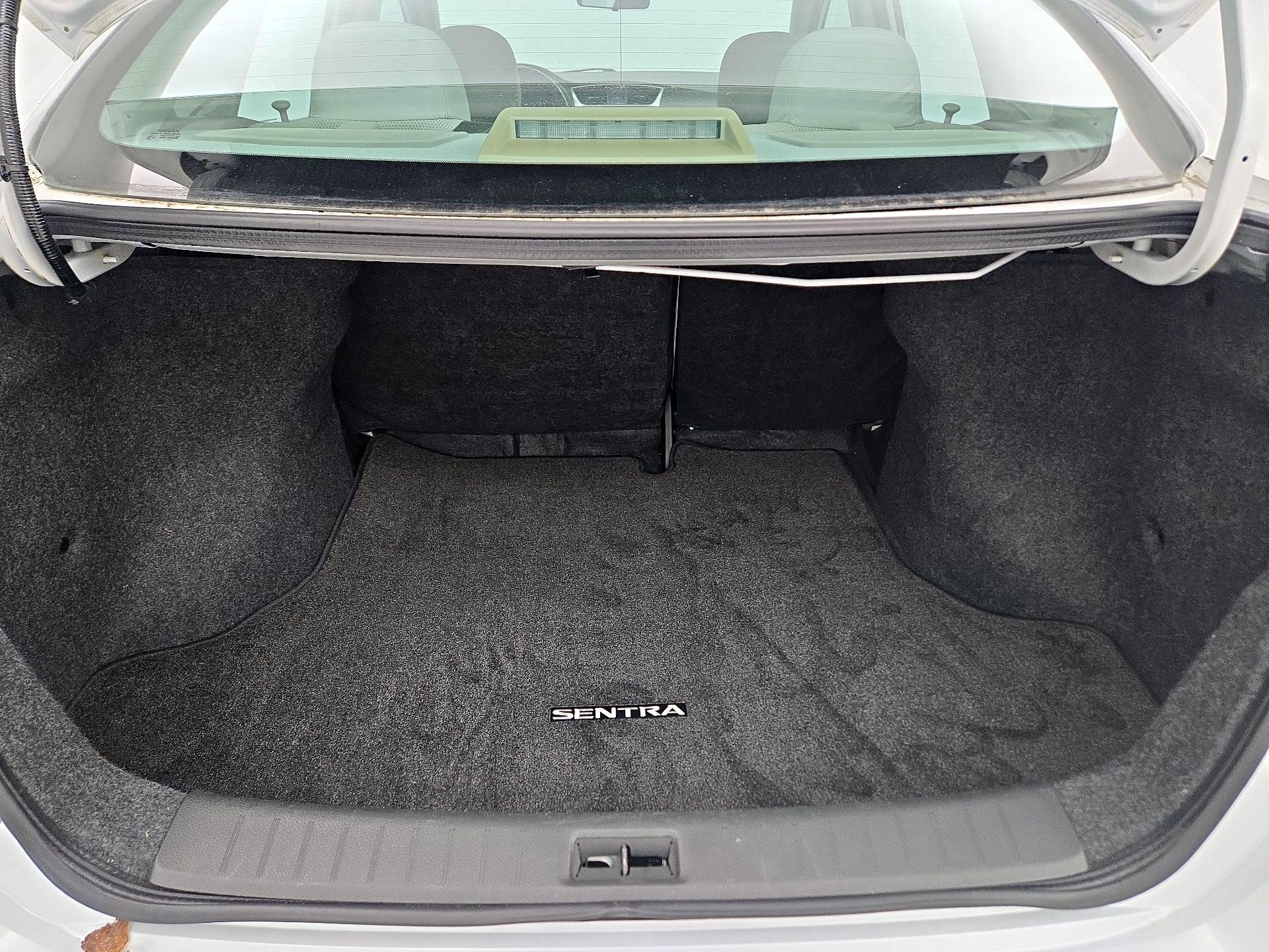 Thumbnail: 2014 Nissan Sentra - 19