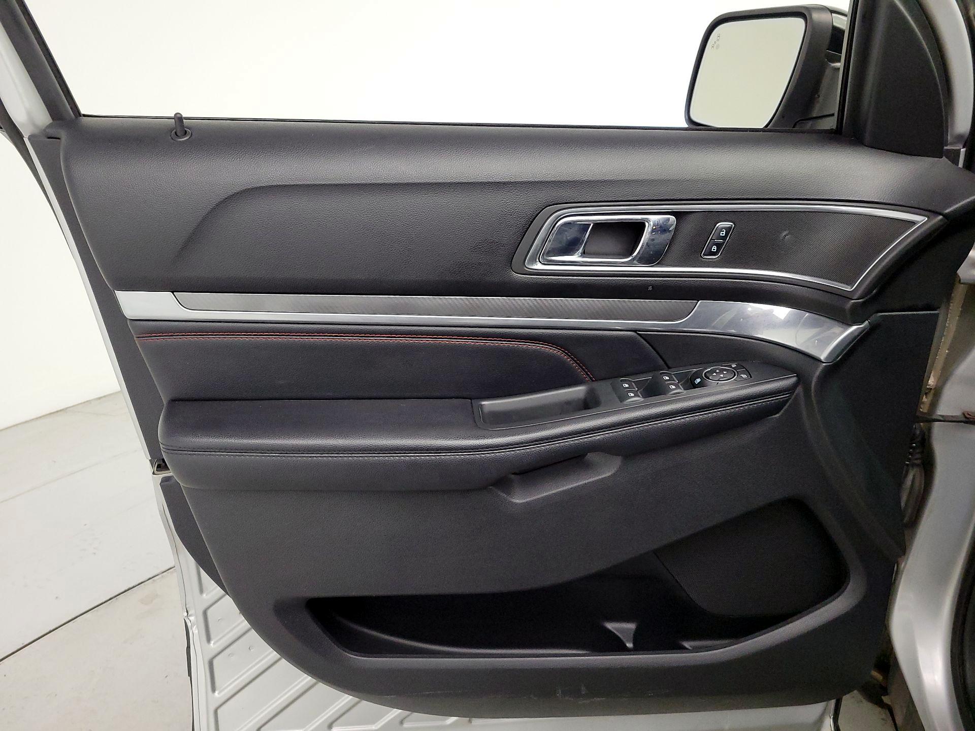 Thumbnail: 2017 Ford Explorer - 12