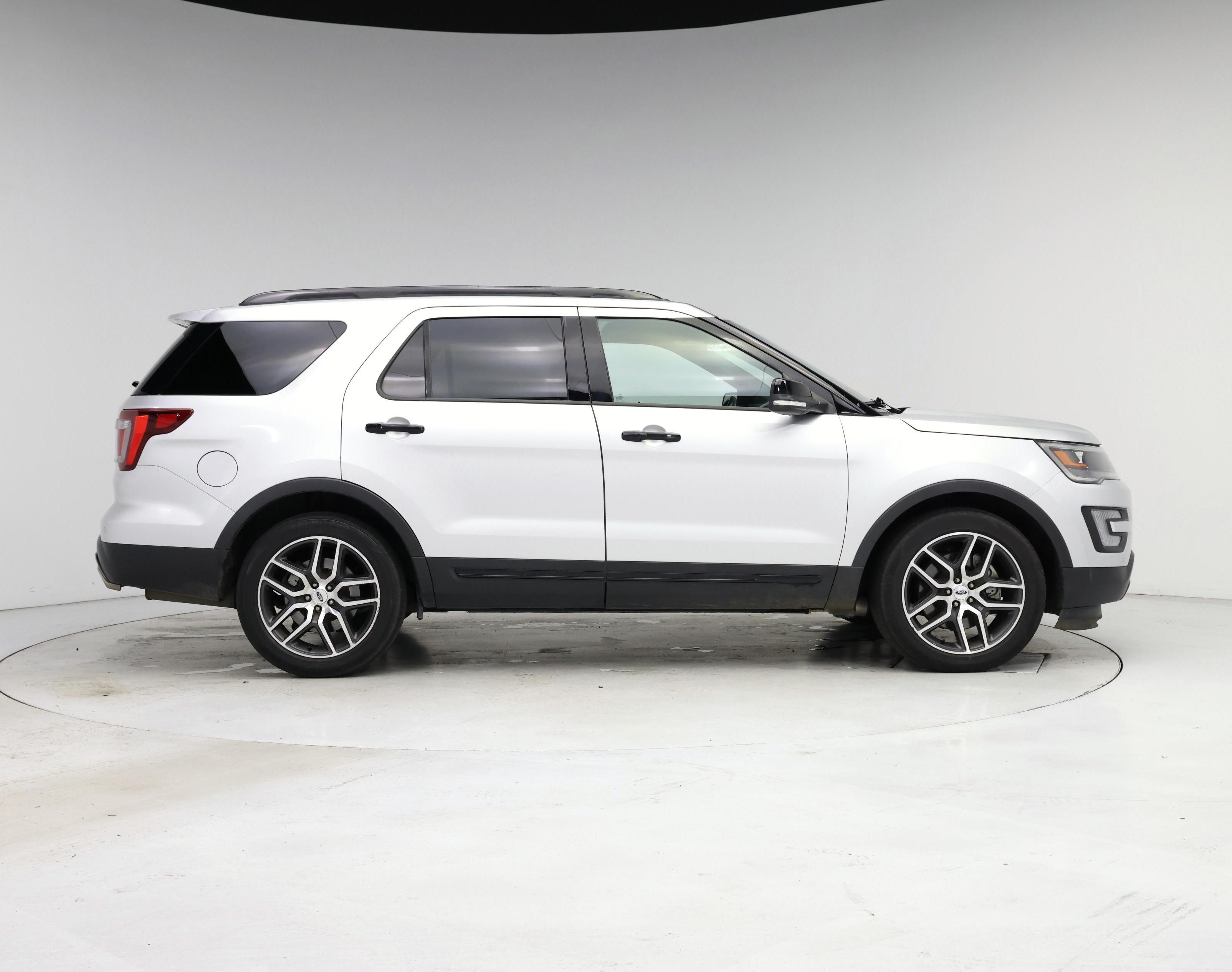 Thumbnail: 2017 Ford Explorer - 7