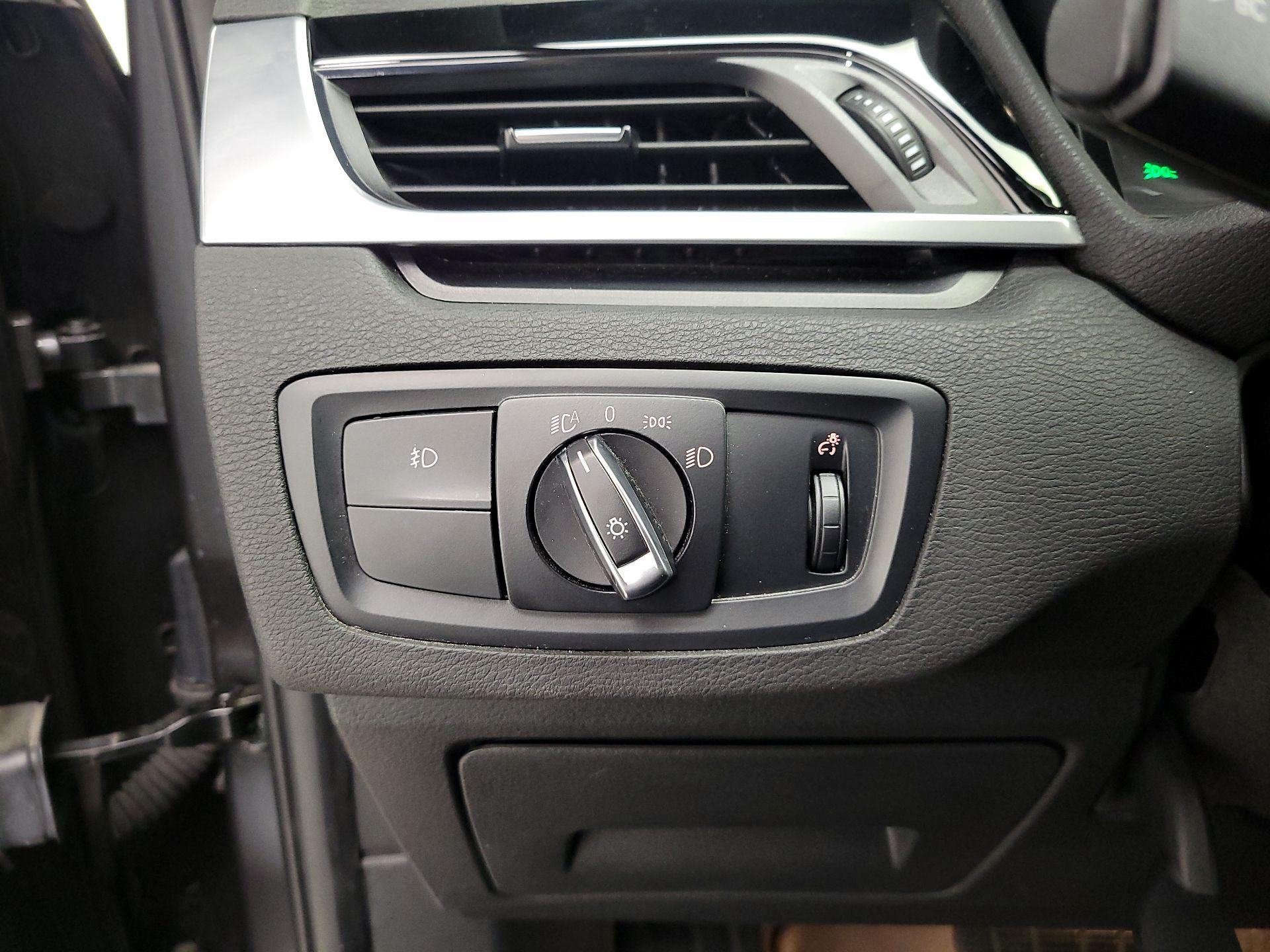 Thumbnail: 2017 BMW X1 - 13