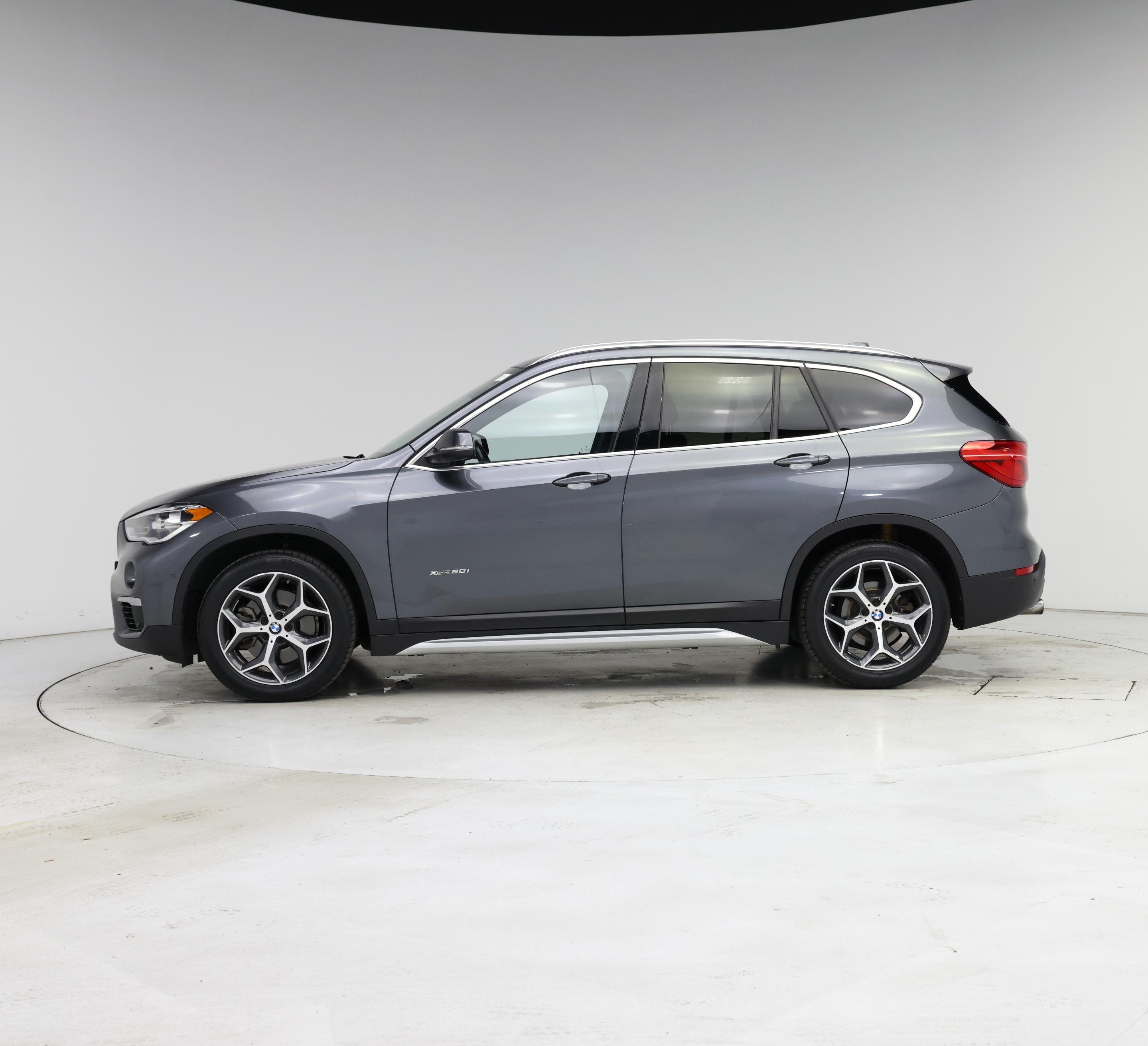 Thumbnail: 2017 BMW X1 - 3