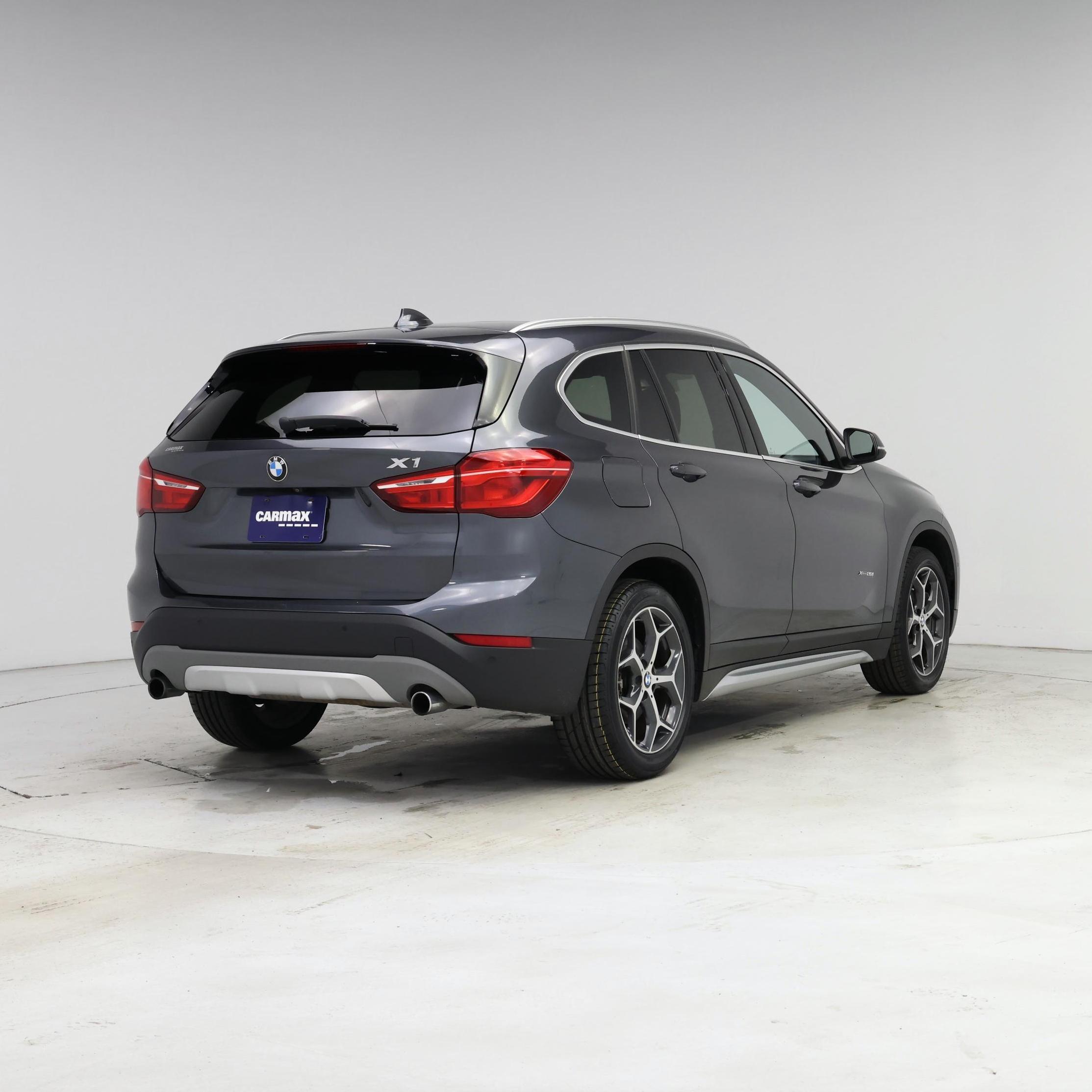 Thumbnail: 2017 BMW X1 - 8