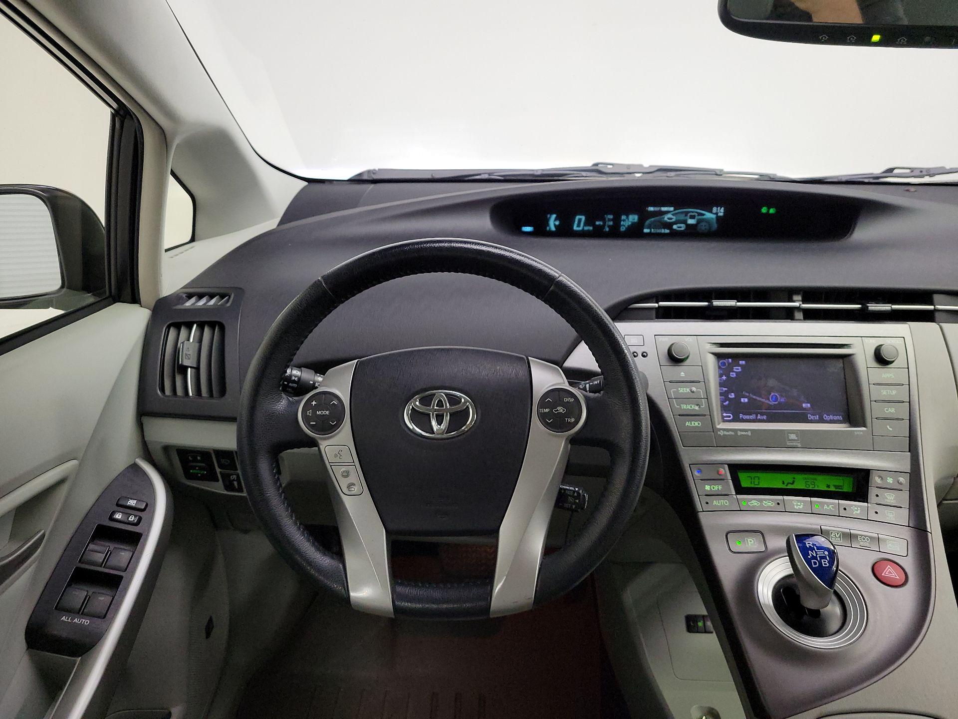 Thumbnail: 2015 Toyota Prius - 10