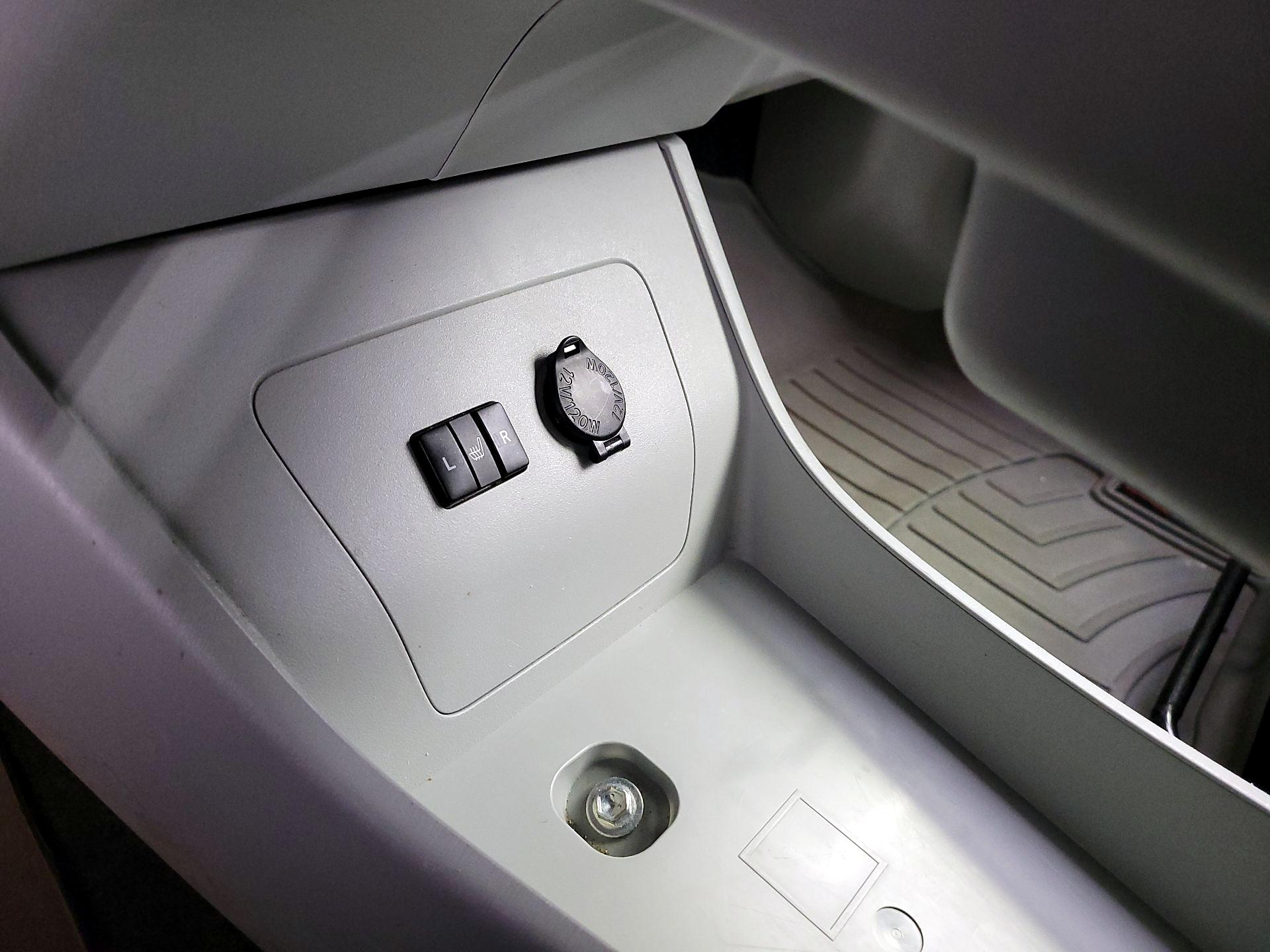 Thumbnail: 2015 Toyota Prius - 19