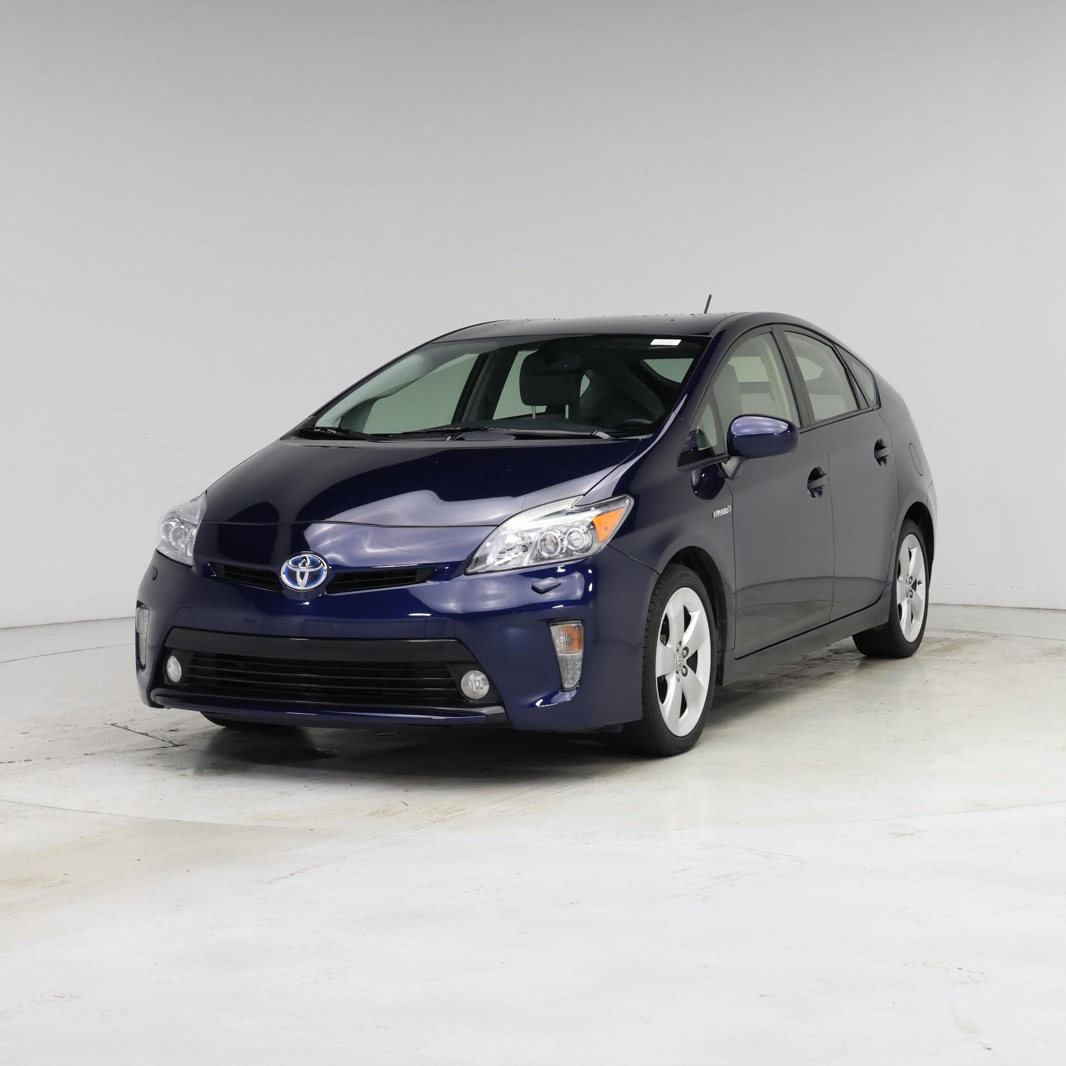 Thumbnail: 2015 Toyota Prius - 4