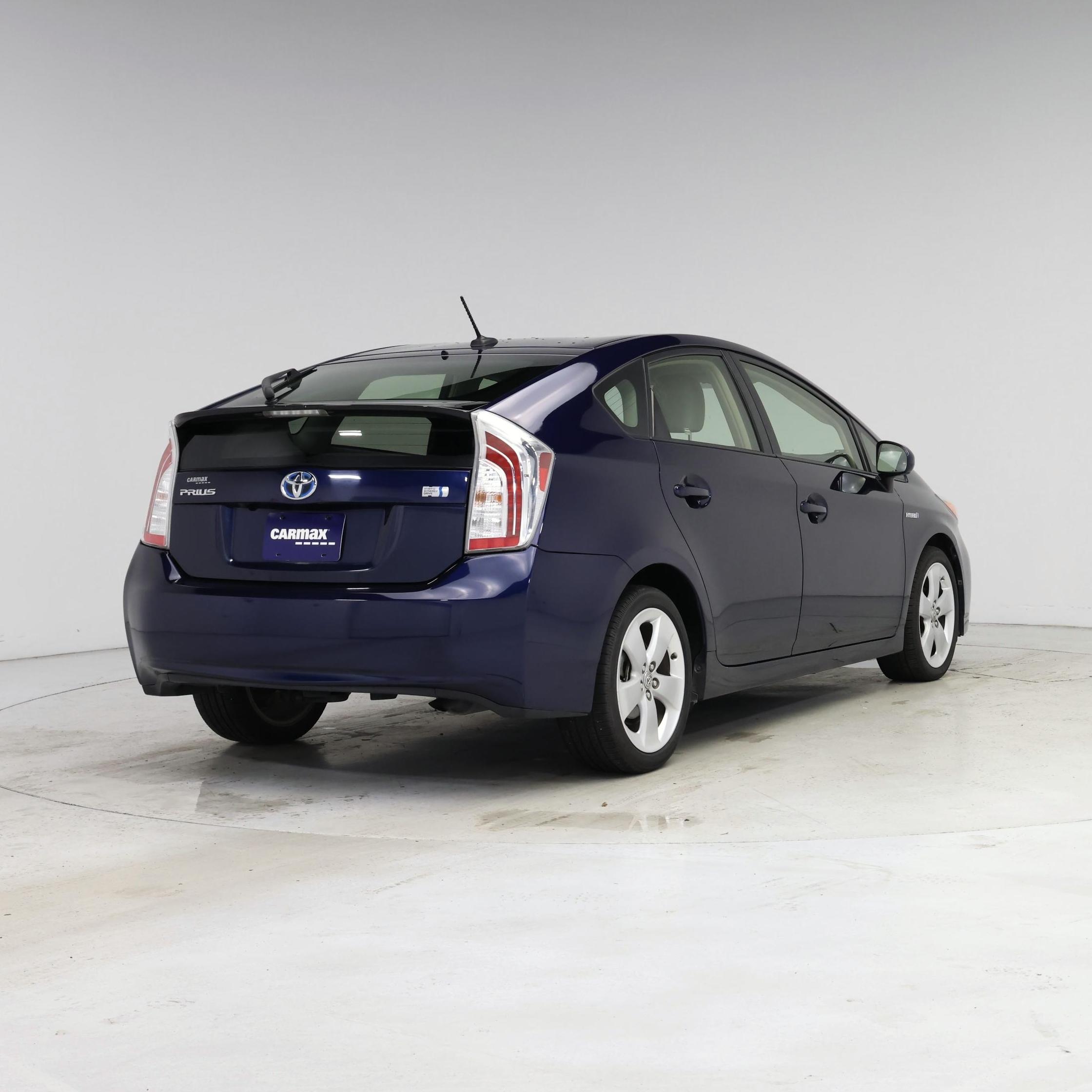 Thumbnail: 2015 Toyota Prius - 8