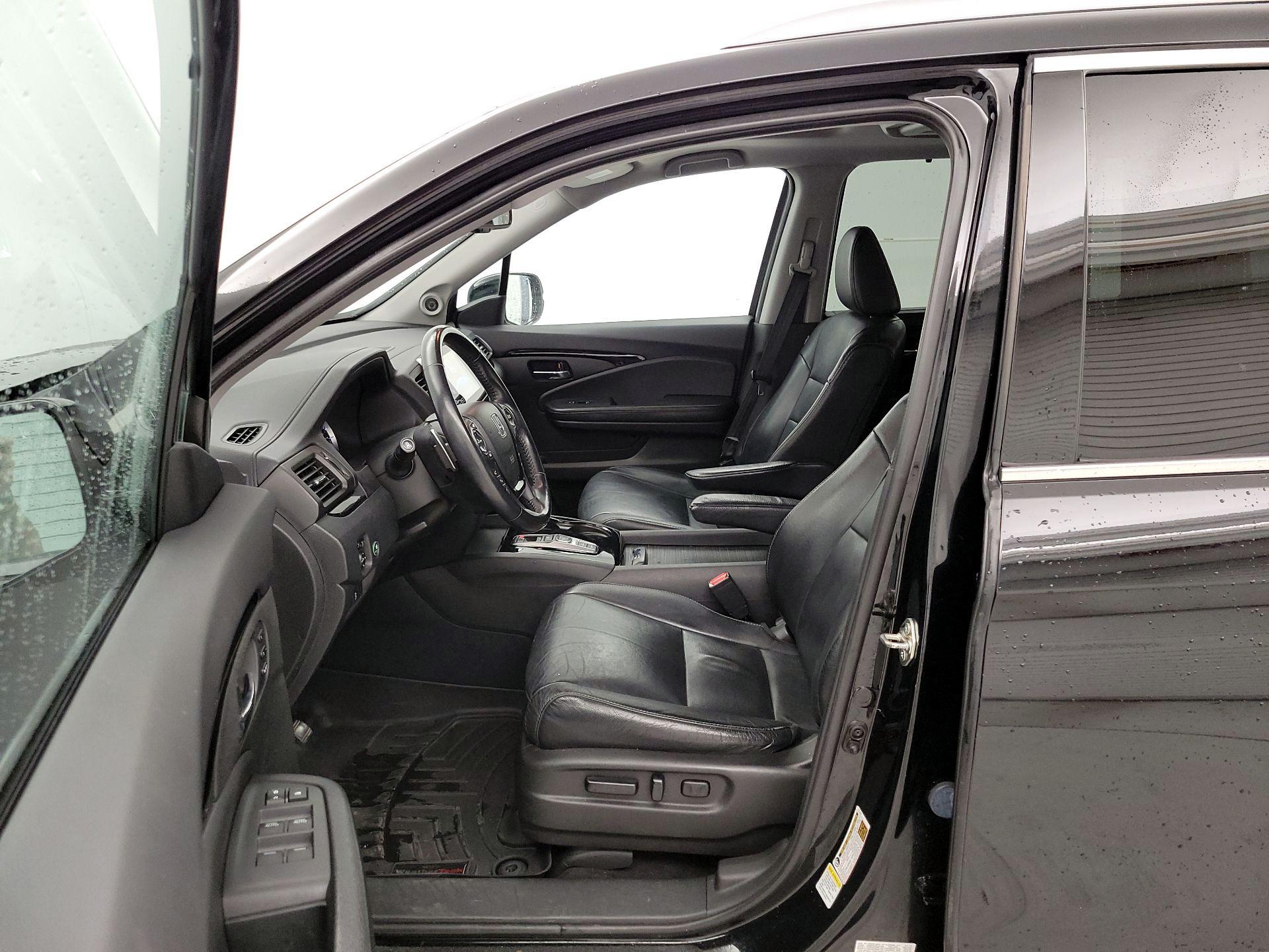 Thumbnail: 2016 Honda Pilot - 11