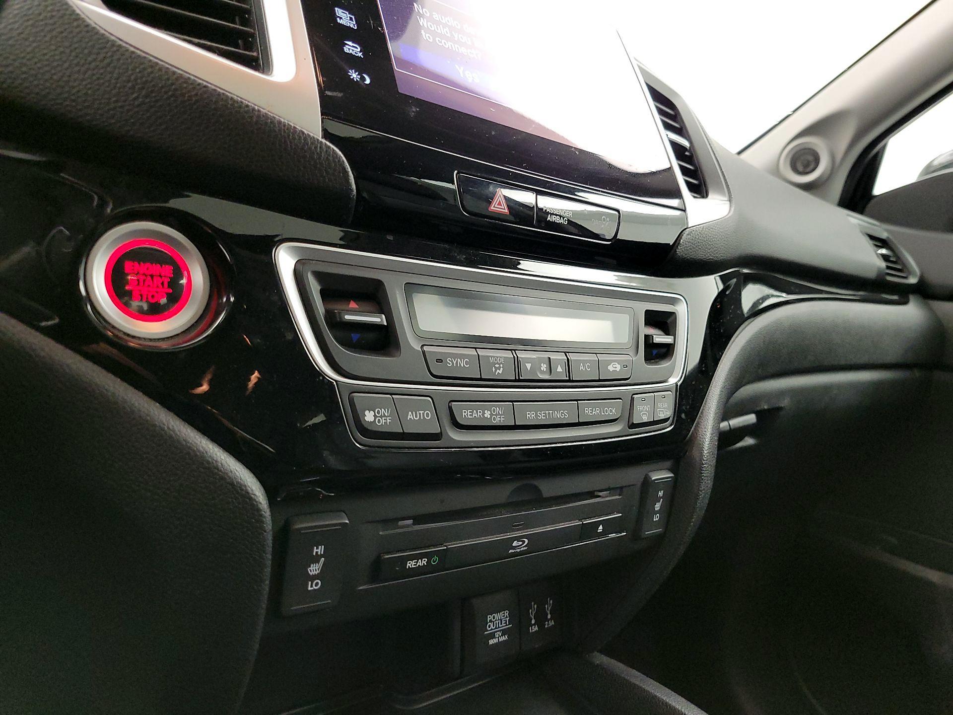 Thumbnail: 2016 Honda Pilot - 17