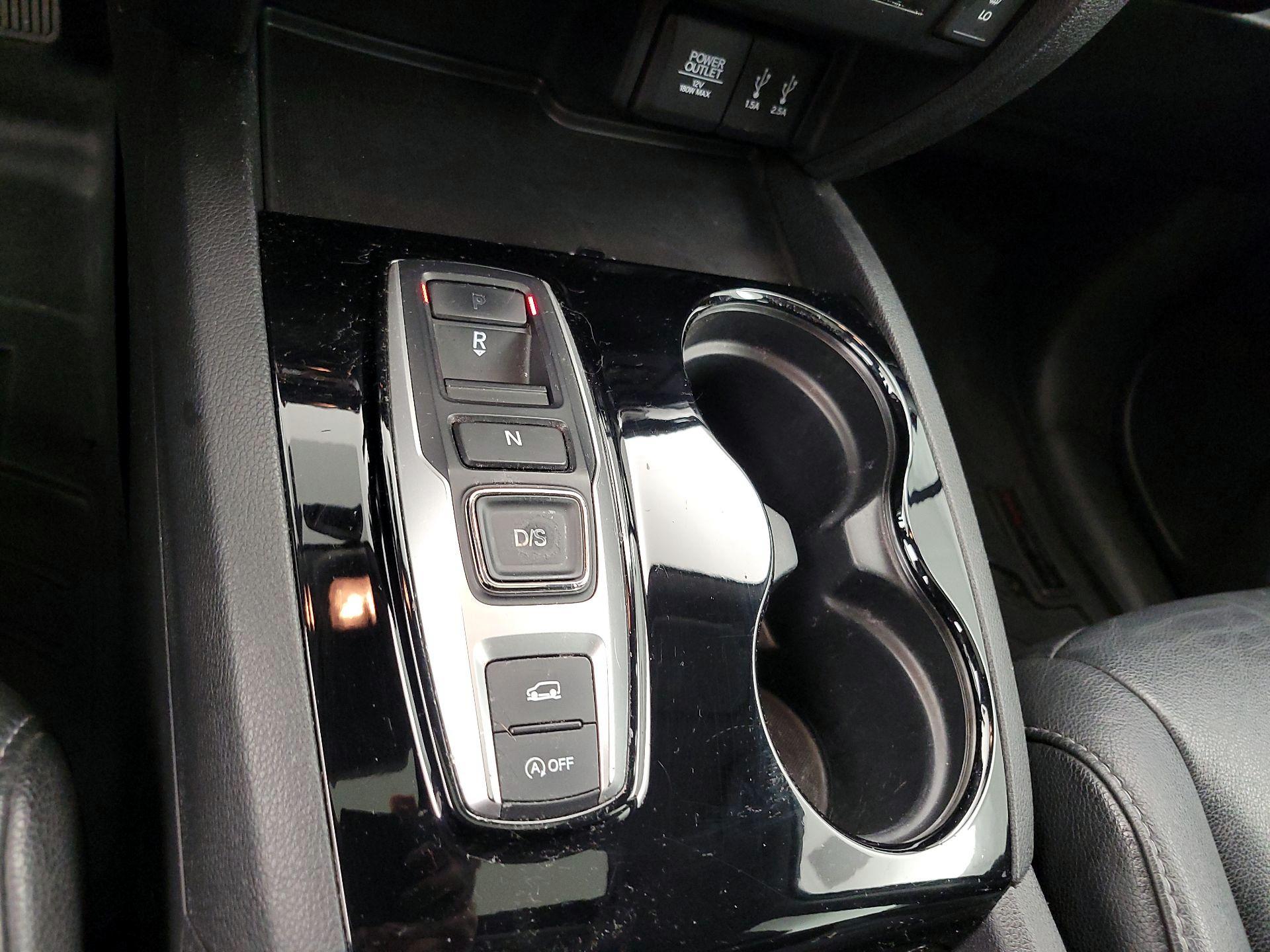 Thumbnail: 2016 Honda Pilot - 18