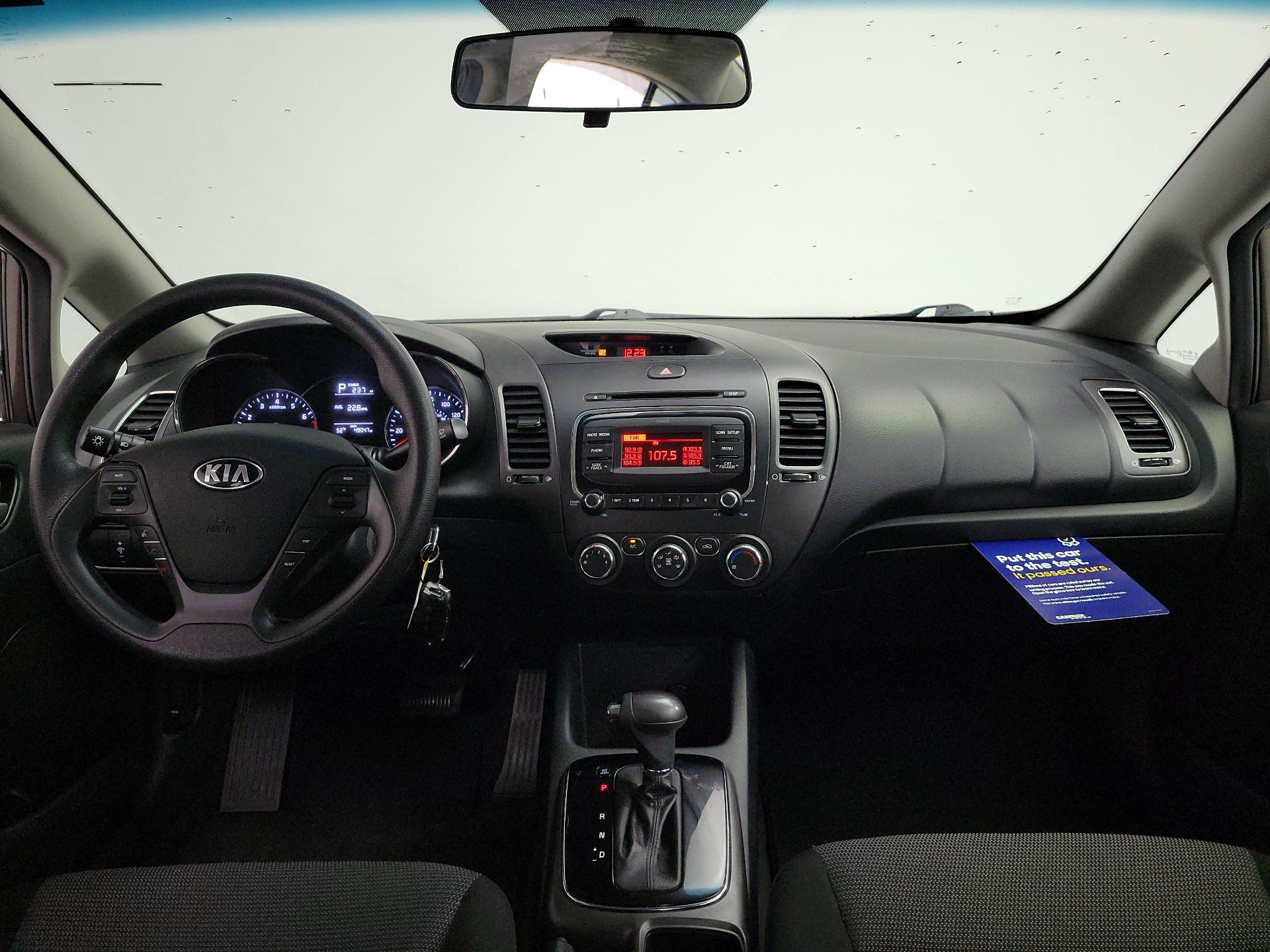 Thumbnail: 2017 Kia Forte - 9