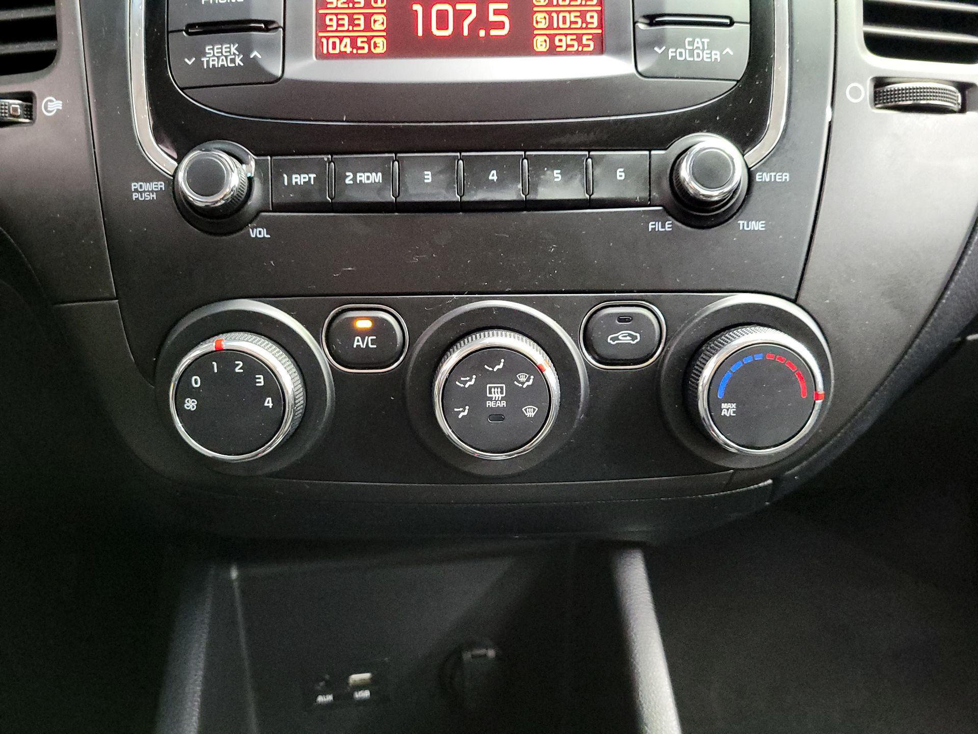 Thumbnail: 2017 Kia Forte - 15