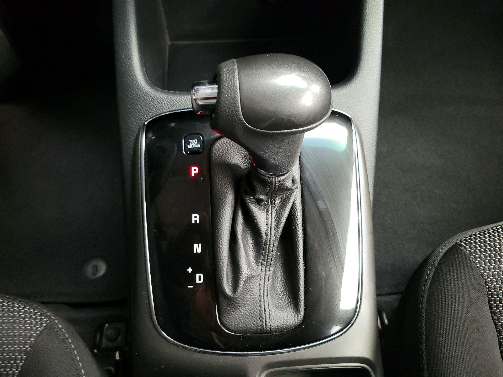 Thumbnail: 2017 Kia Forte - 16