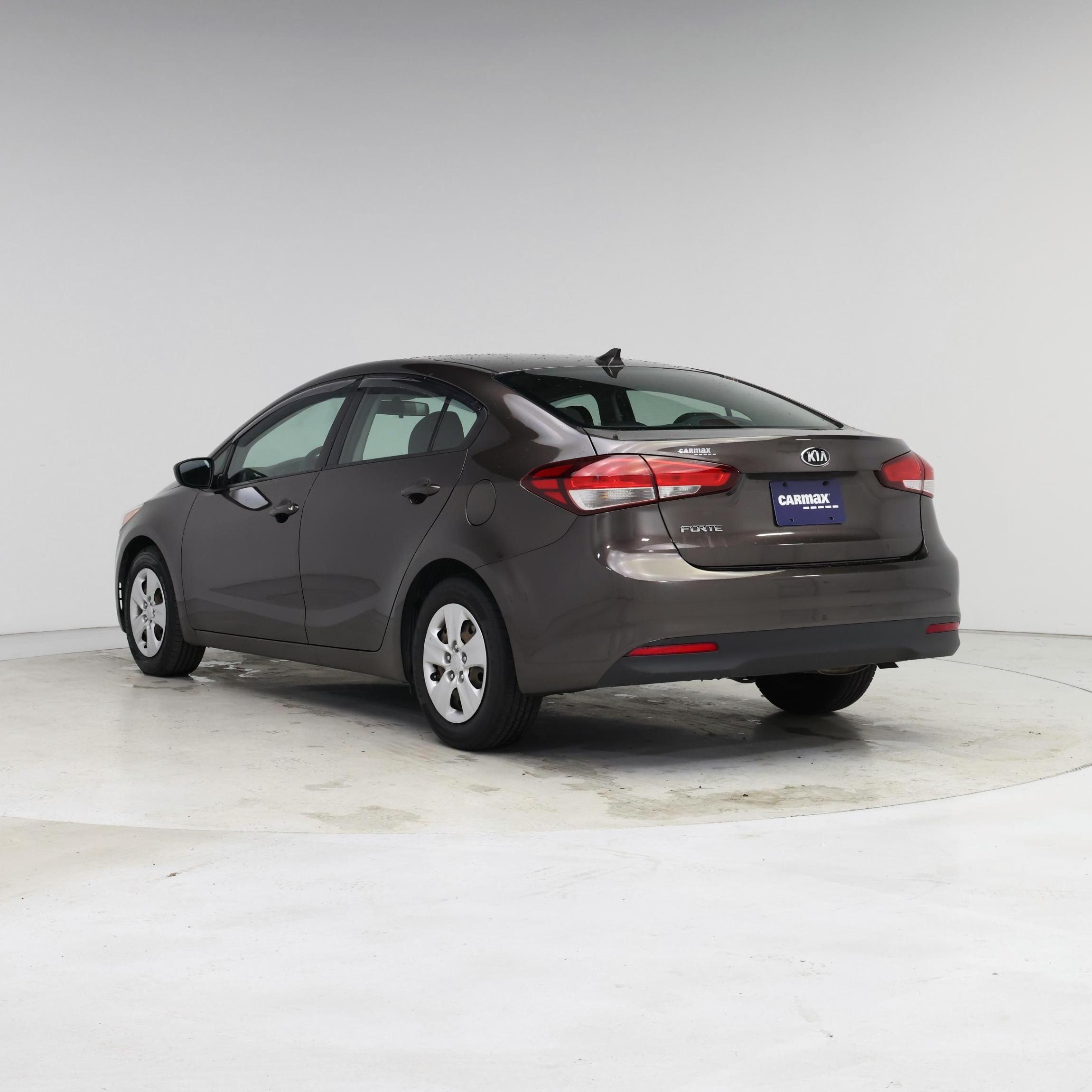 Thumbnail: 2017 Kia Forte - 2