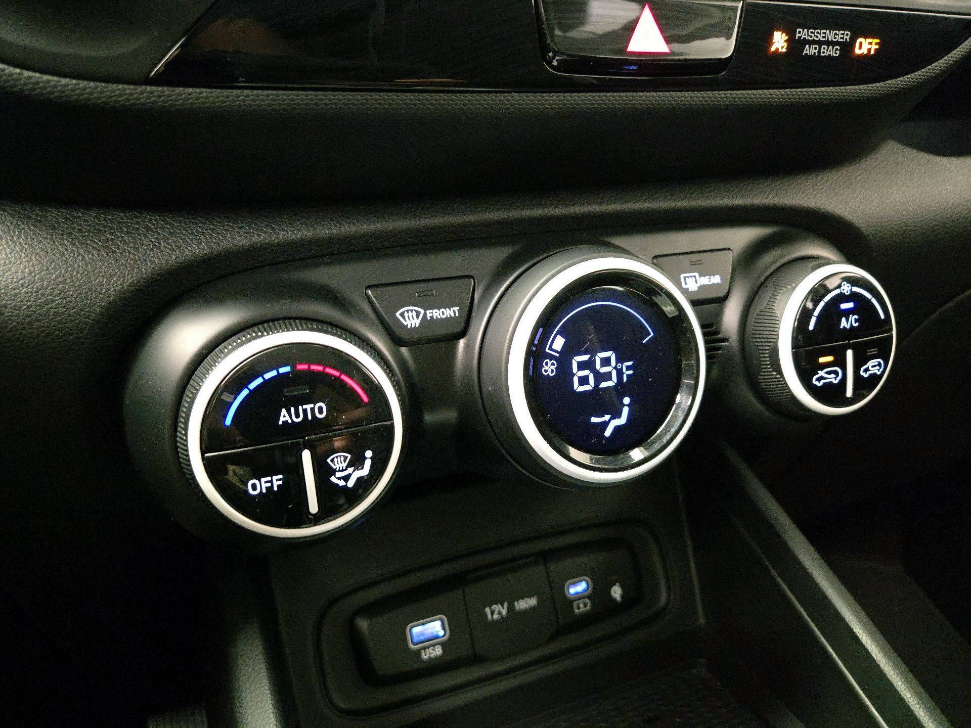 Thumbnail: 2025 Hyundai Venue - 17