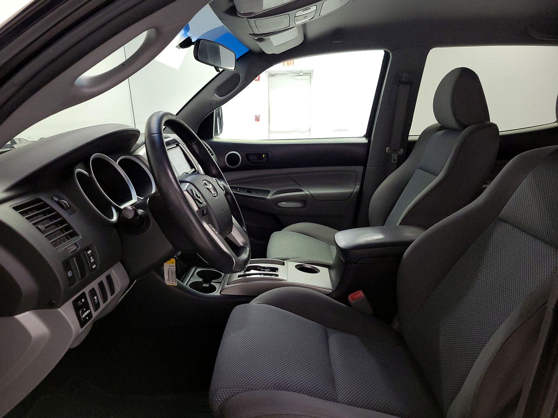 Thumbnail: 2014 Toyota Tacoma - 11