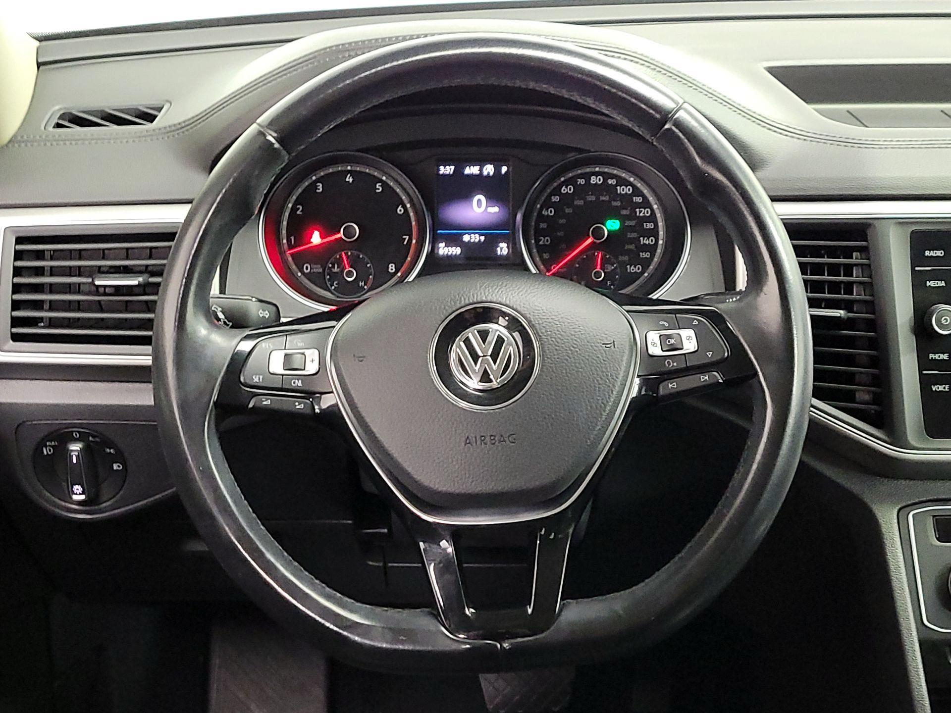 Thumbnail: 2018 Volkswagen Atlas - 10