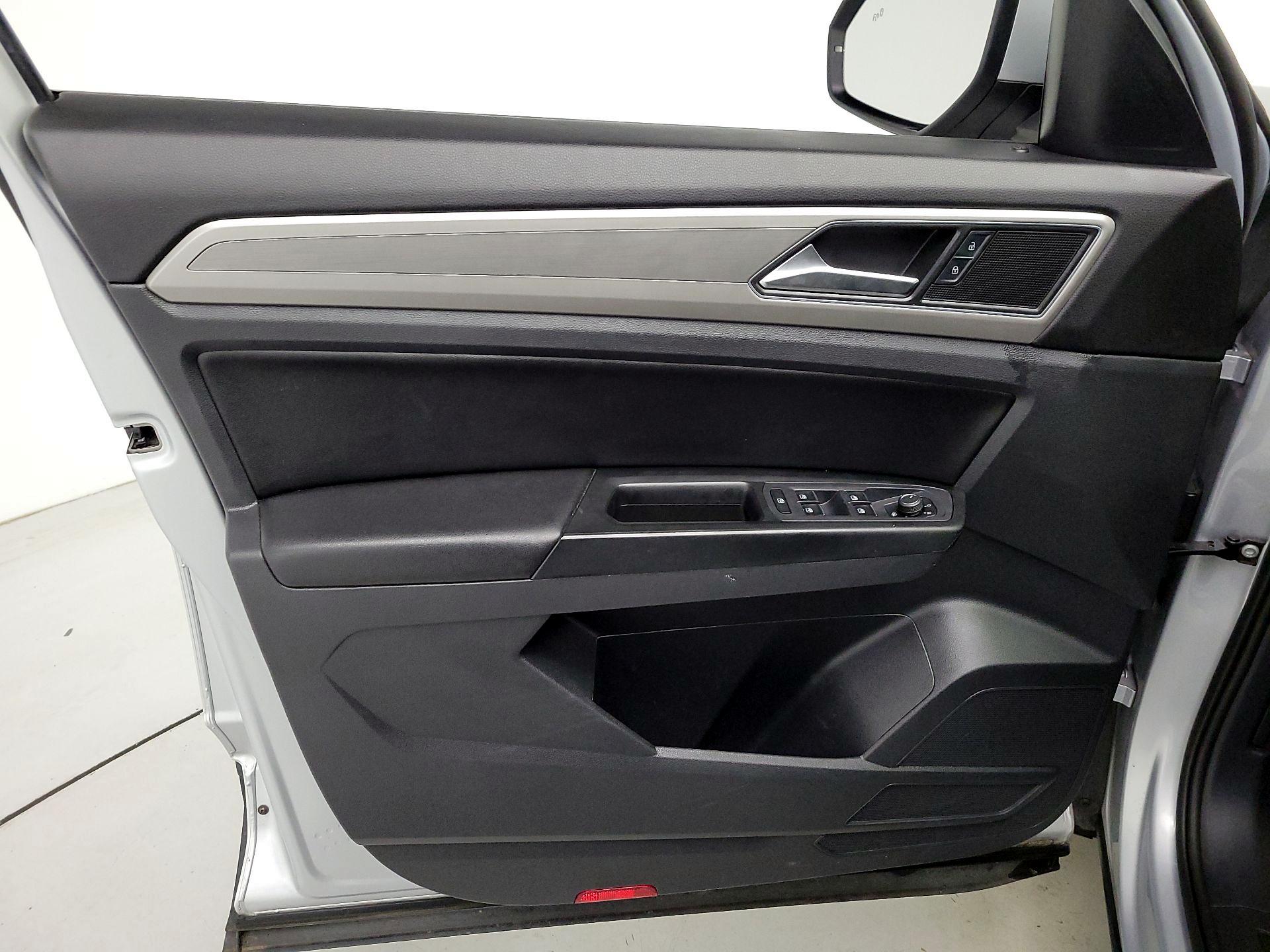 Thumbnail: 2018 Volkswagen Atlas - 12