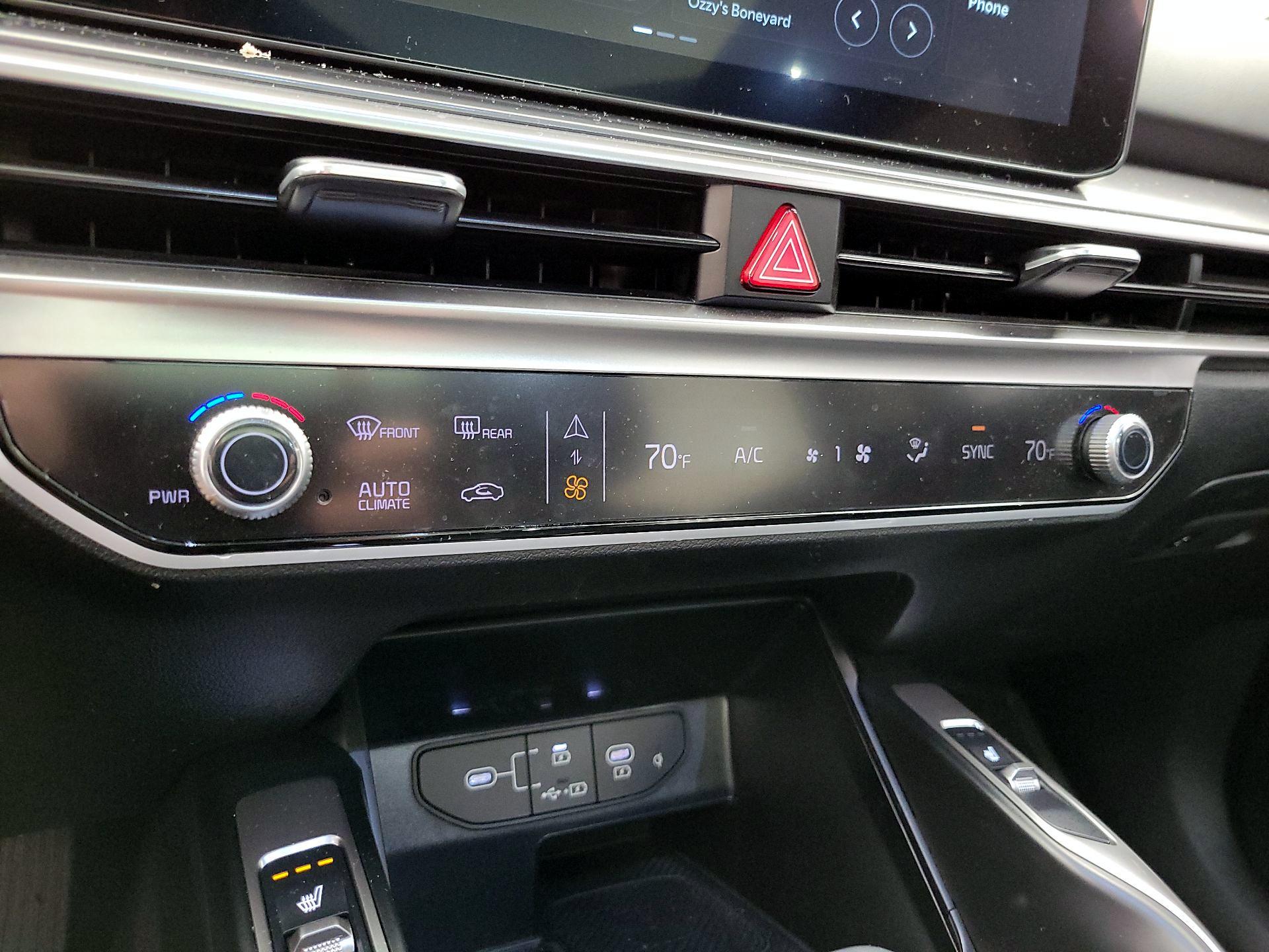 Thumbnail: 2024 Kia Sorento - 17