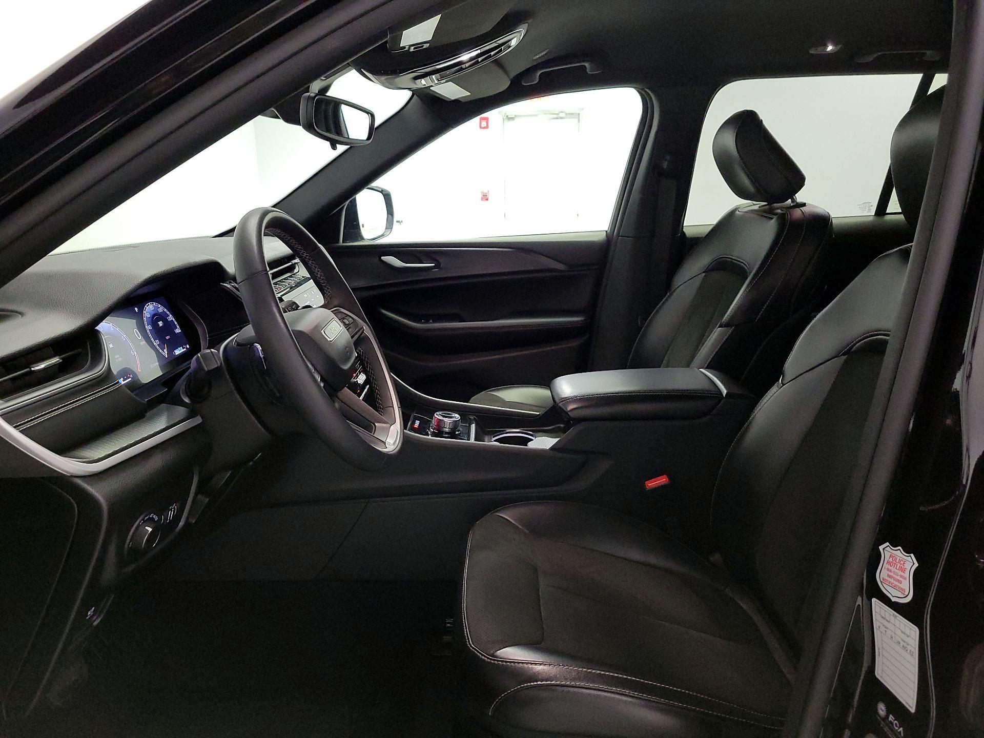 Thumbnail: 2024 Jeep Grand Cherokee - 11