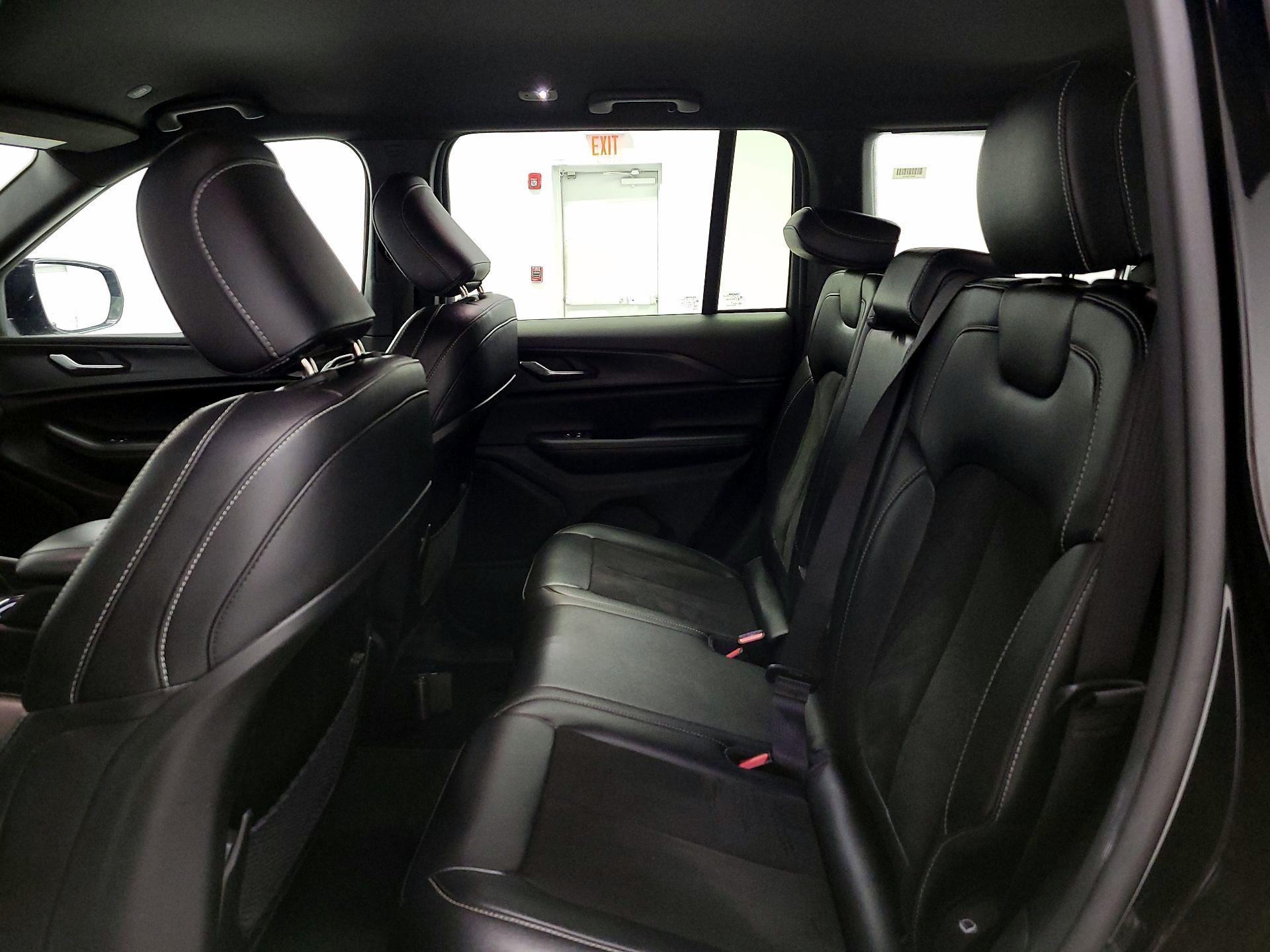 Thumbnail: 2024 Jeep Grand Cherokee - 19