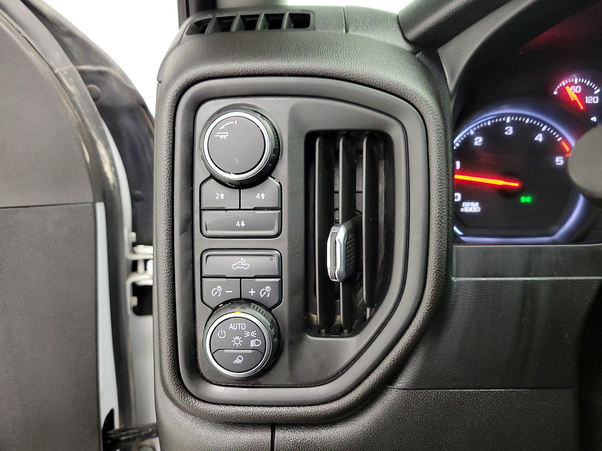 Thumbnail: 2021 Chevrolet Silverado 2500 - 13