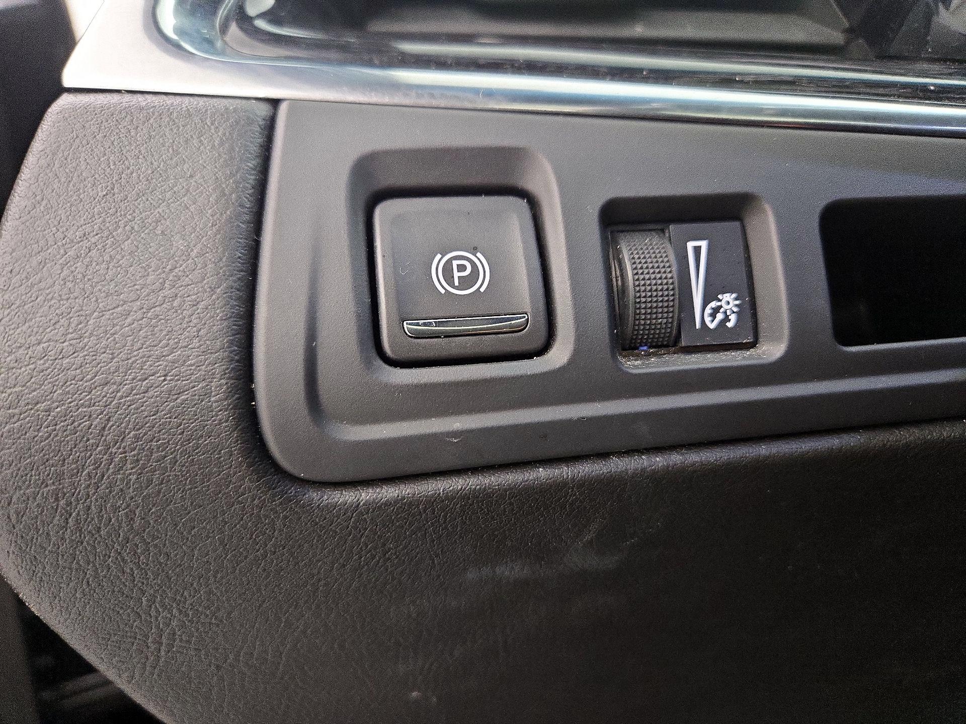 Thumbnail: 2020 Cadillac XT5 - 13