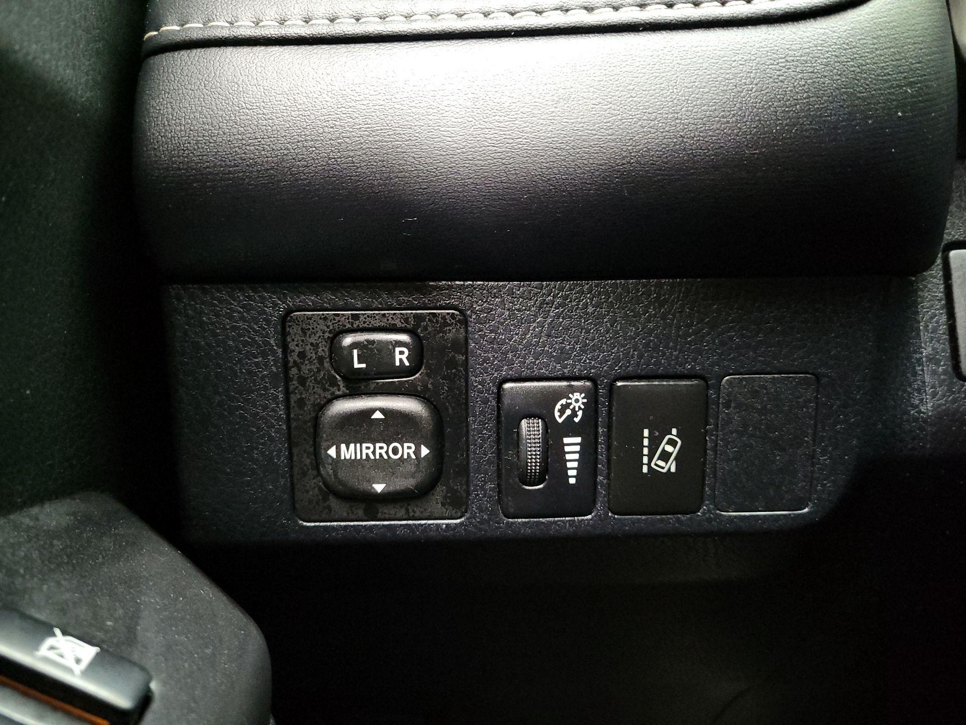 Thumbnail: 2017 Toyota RAV4 - 13