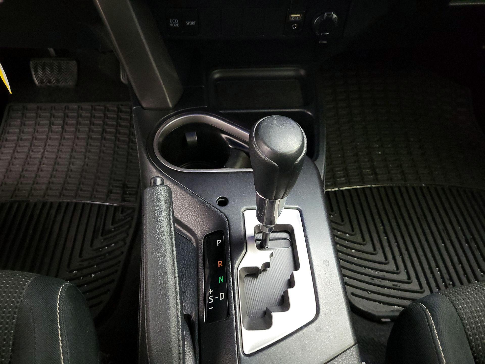 Thumbnail: 2017 Toyota RAV4 - 17