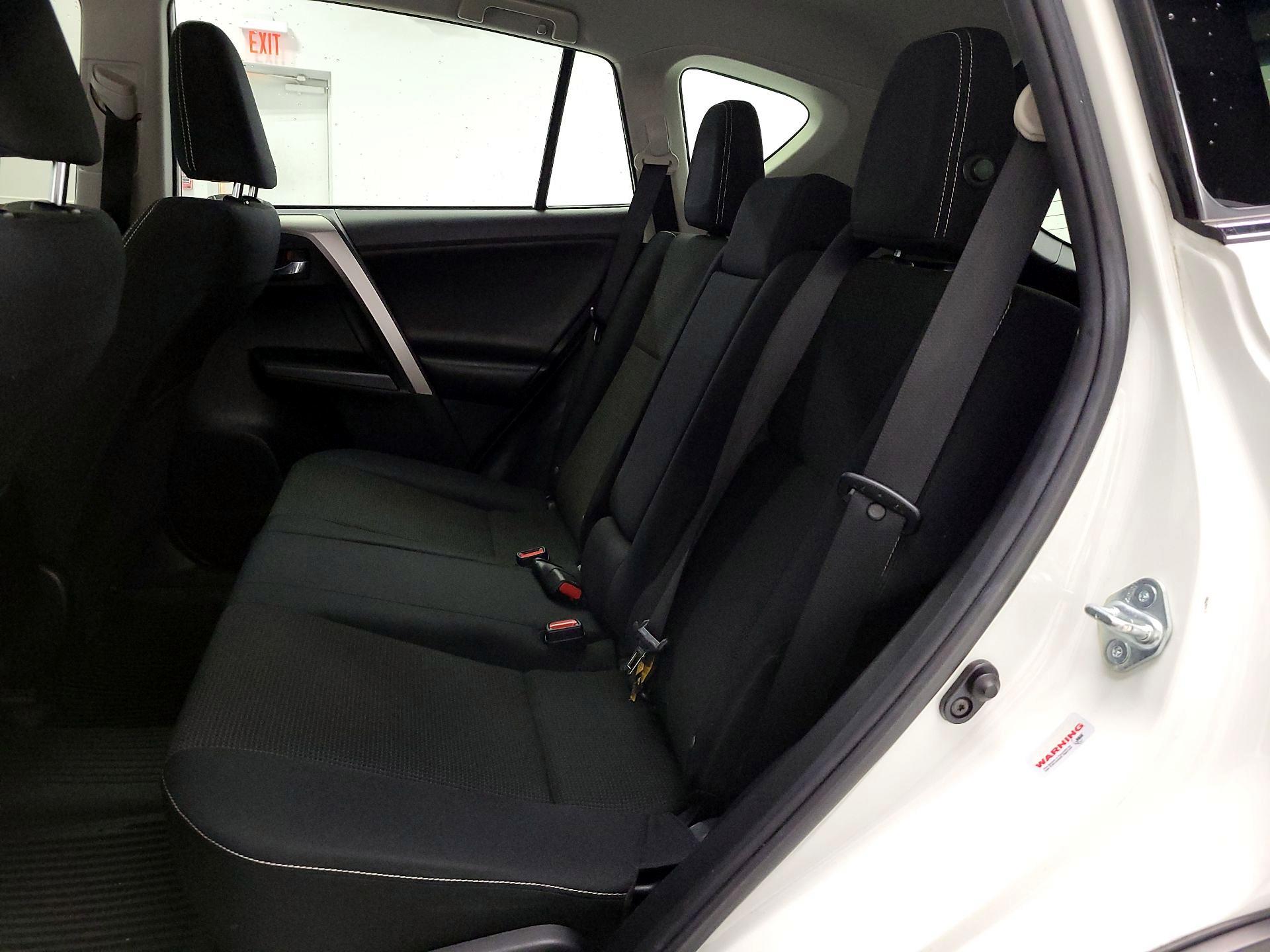 Thumbnail: 2017 Toyota RAV4 - 20