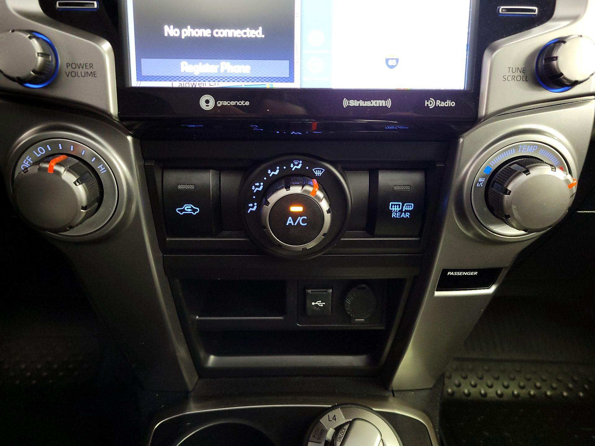 Thumbnail: 2020 Toyota 4Runner - 17