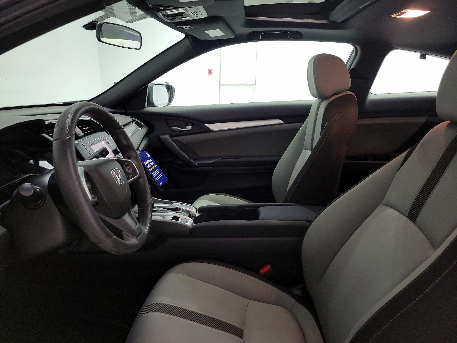 Thumbnail: 2016 Honda Civic - 11