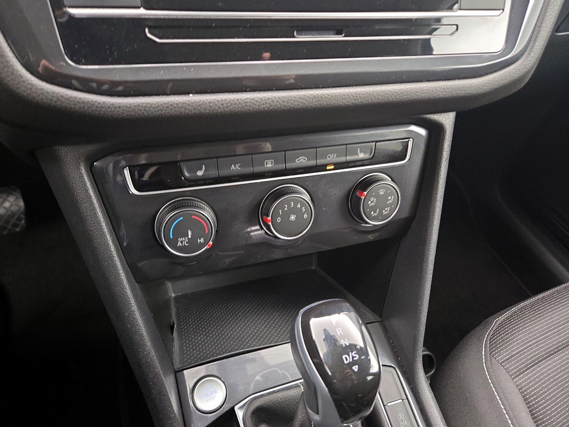 Thumbnail: 2024 Volkswagen Tiguan - 16