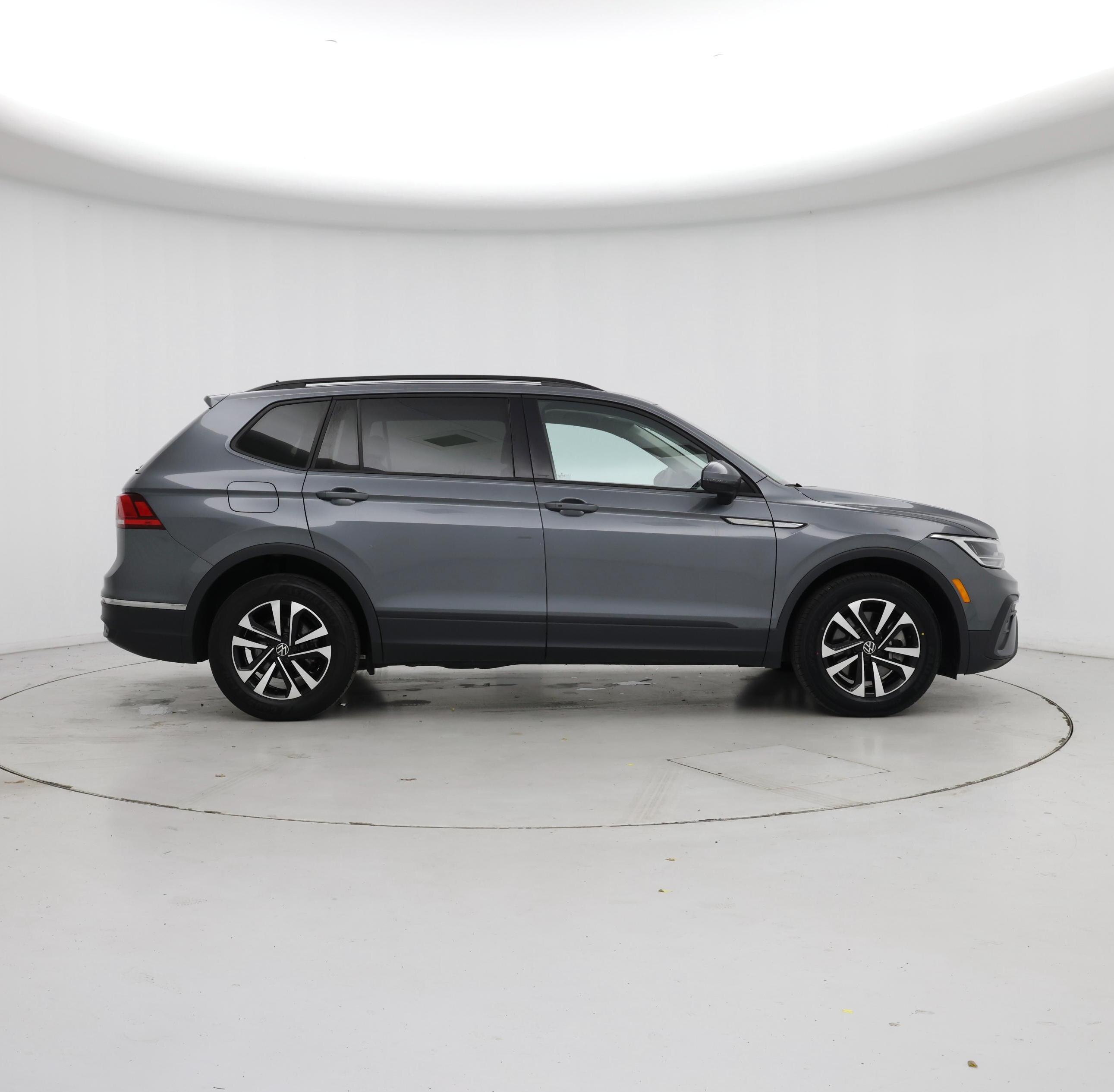 Thumbnail: 2024 Volkswagen Tiguan - 7
